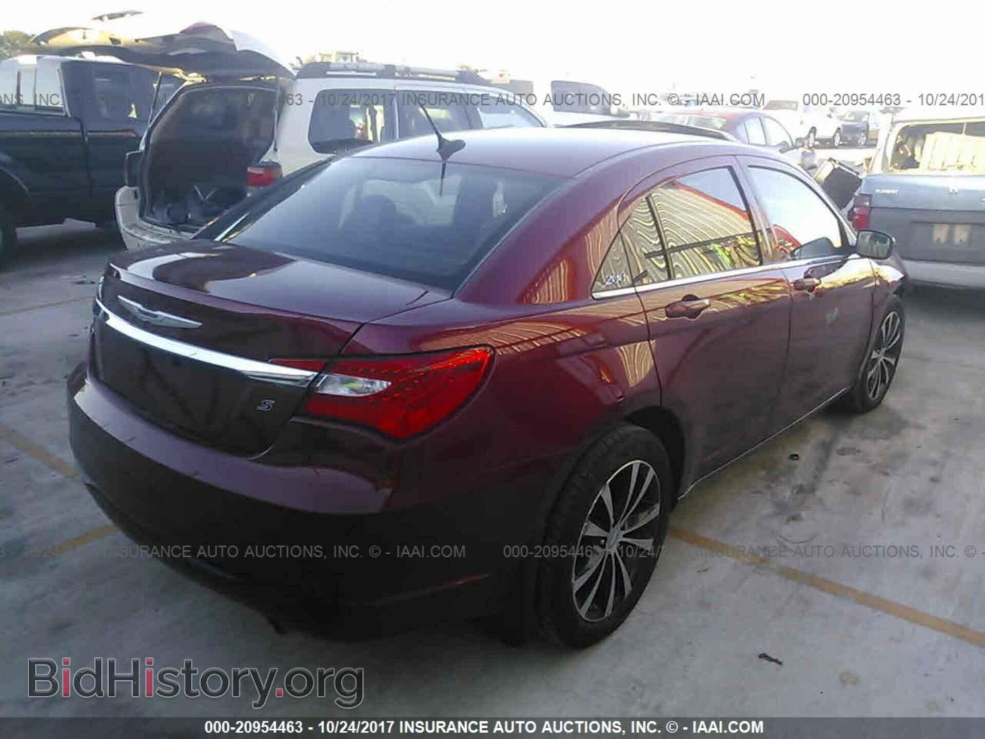 2013 Chrysler 200 - VIN: 1C3CCBCG2DN679422 - Photo 4
