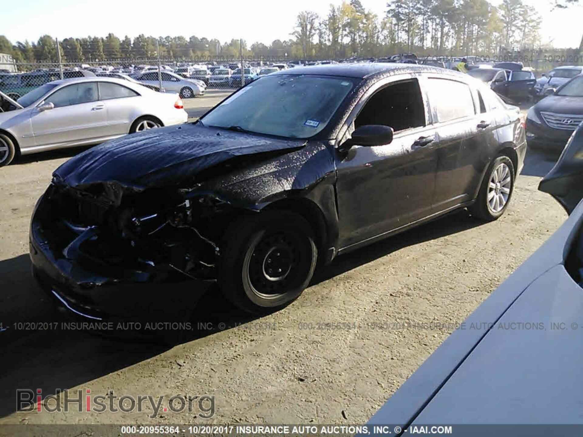2013 Chrysler 200 - VIN: 1C3CCBBBXDN606675 - Фото 2