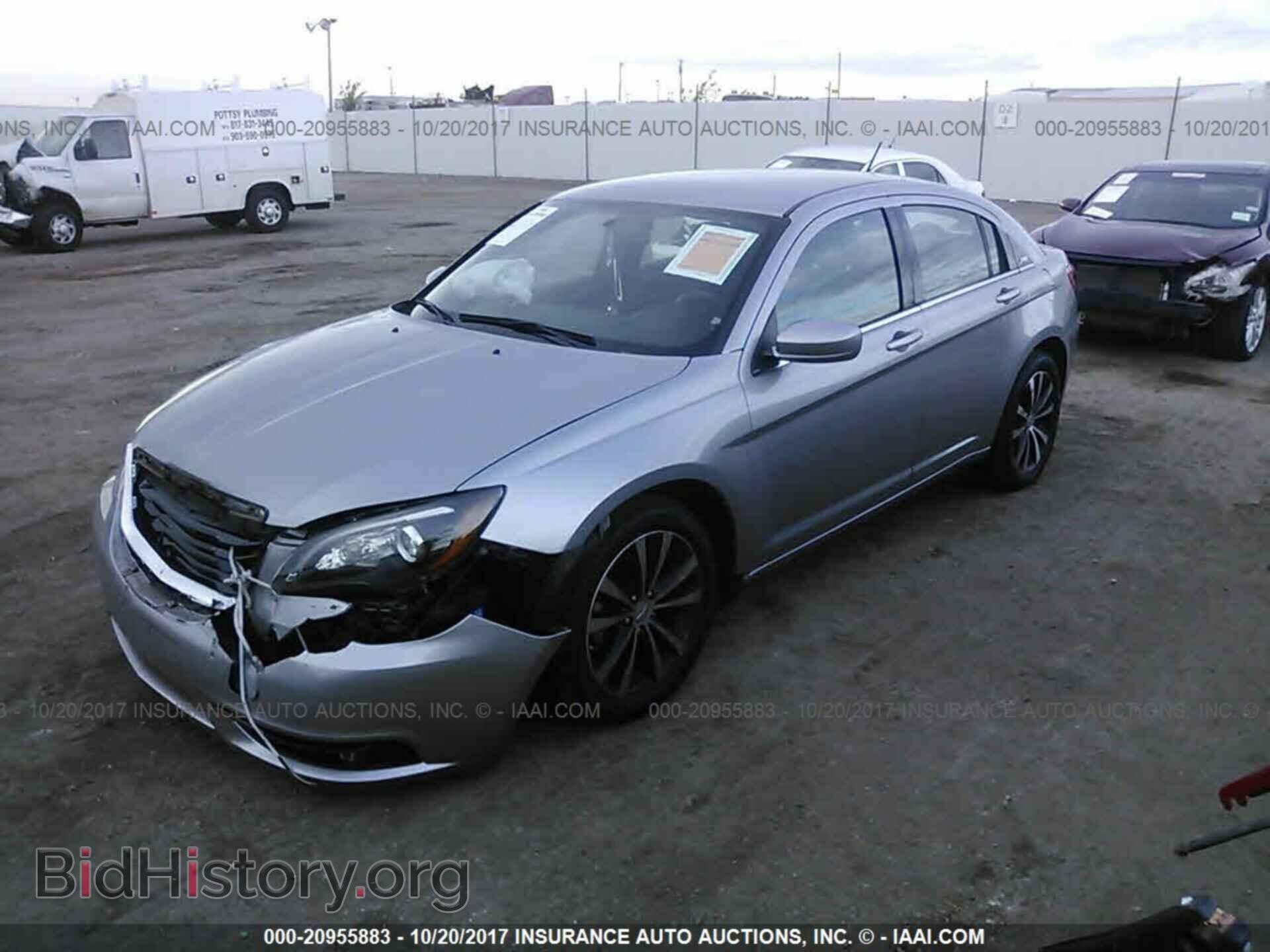 2013 Chrysler 200 - VIN: 1C3CCBBB3DN629232 - Фото 2