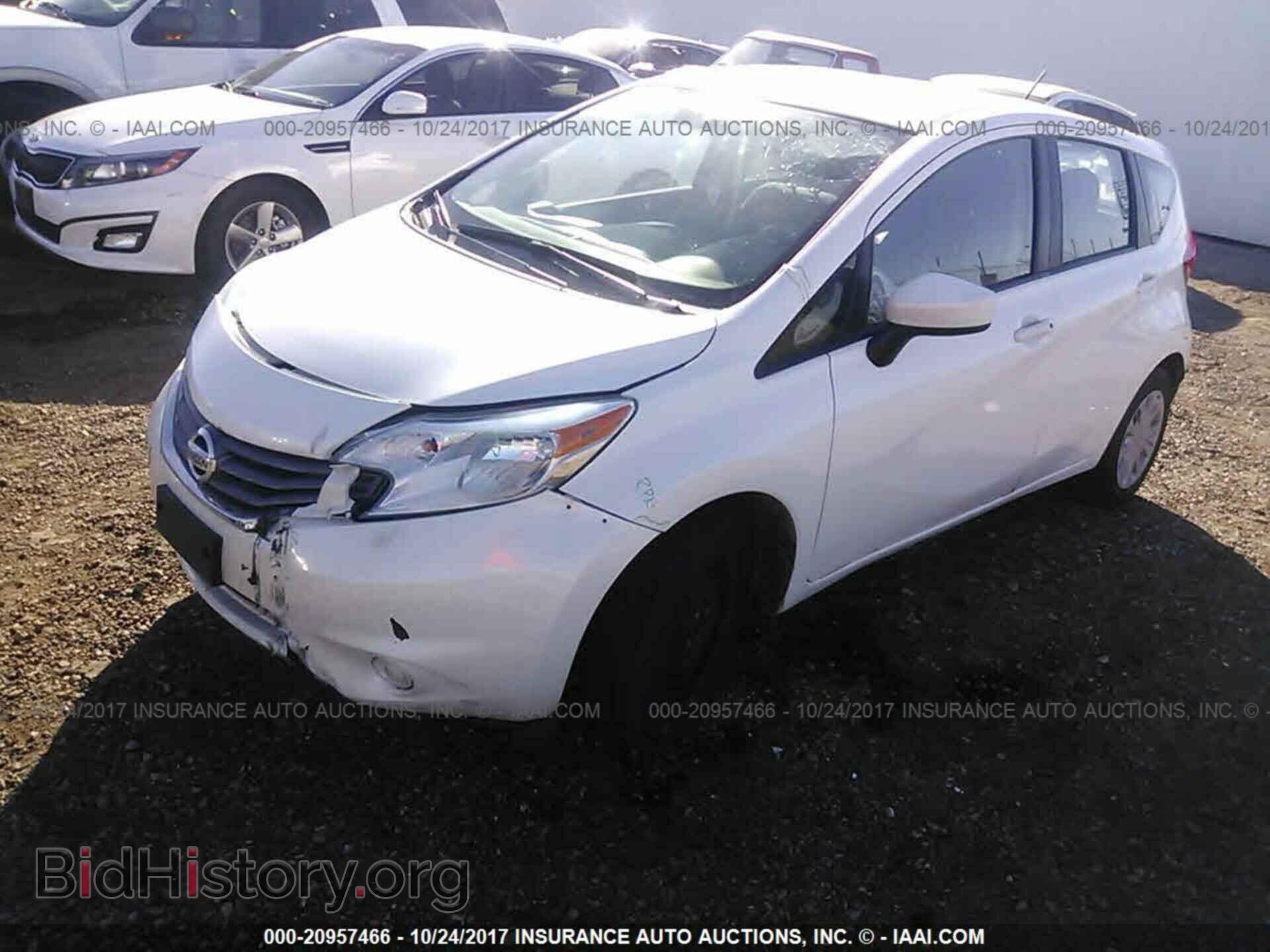 2015 Nissan Versa note - VIN: 3N1CE2CP4FL376203 - Photo 2