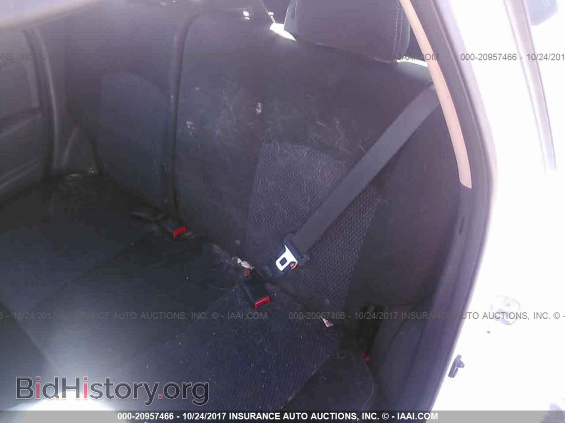 2015 Nissan Versa note - VIN: 3N1CE2CP4FL376203 - Photo 8