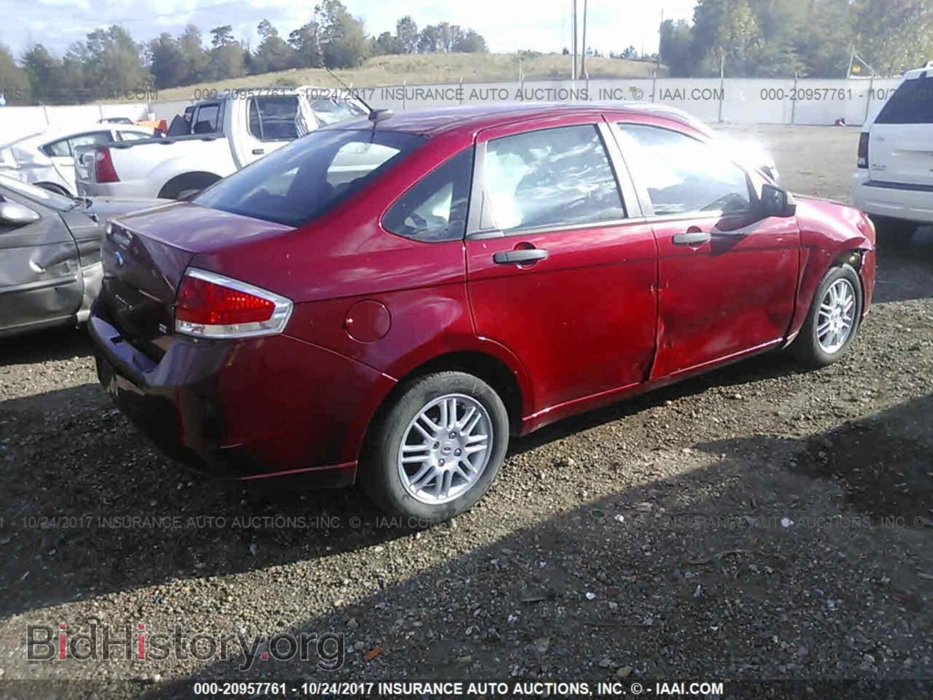 2011 Ford Focus - VIN: 1FAHP3FN9BW105984 - Фото 4