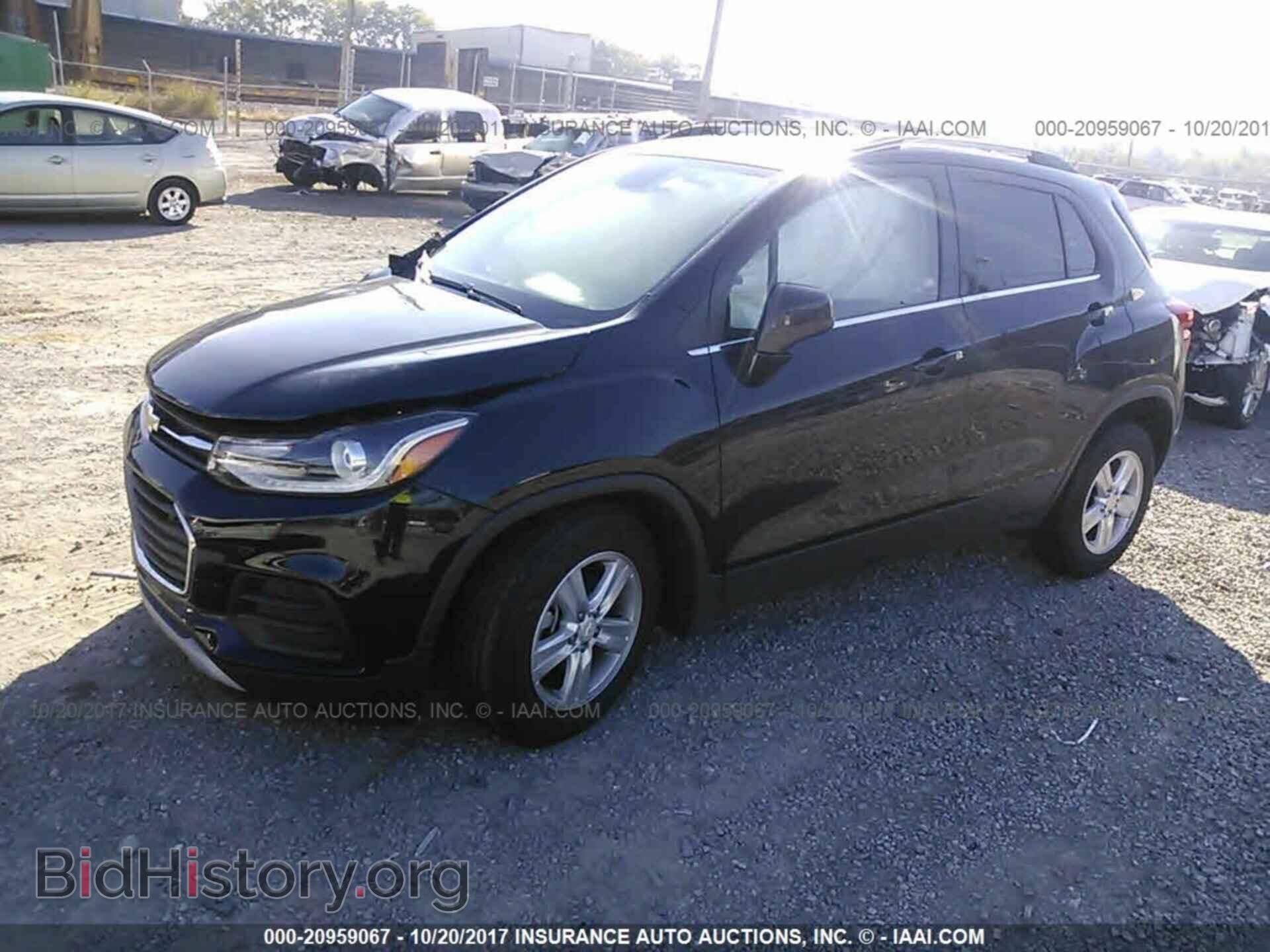 2017 Chevrolet Trax - VIN: 3GNCJLSBXHL154733 - Фото 2