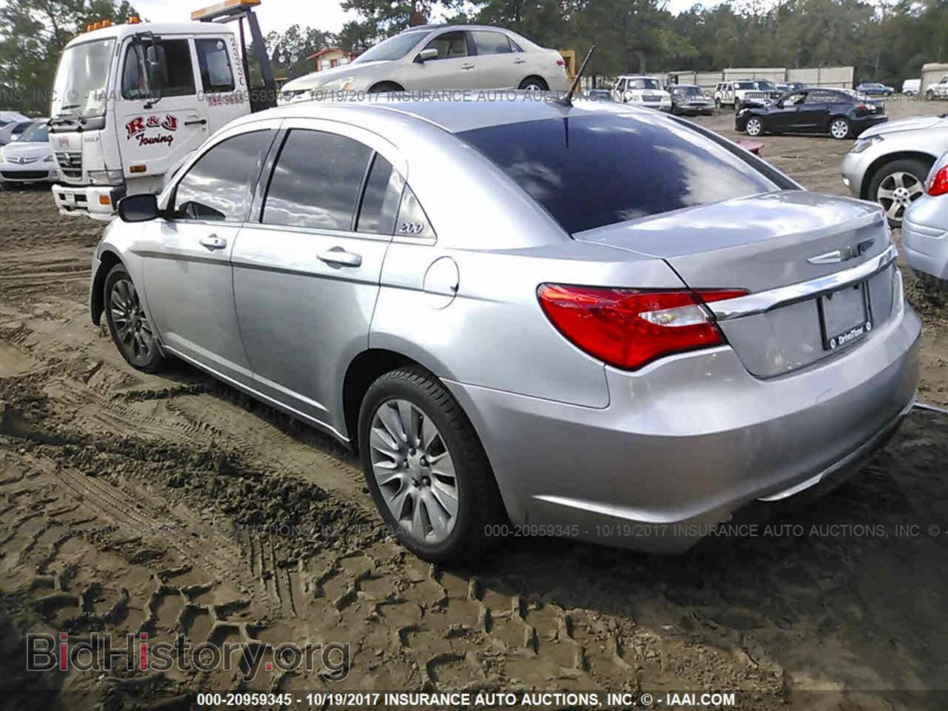 2013 Chrysler 200 - VIN: 1C3CCBAB5DN686260 - Photo 3