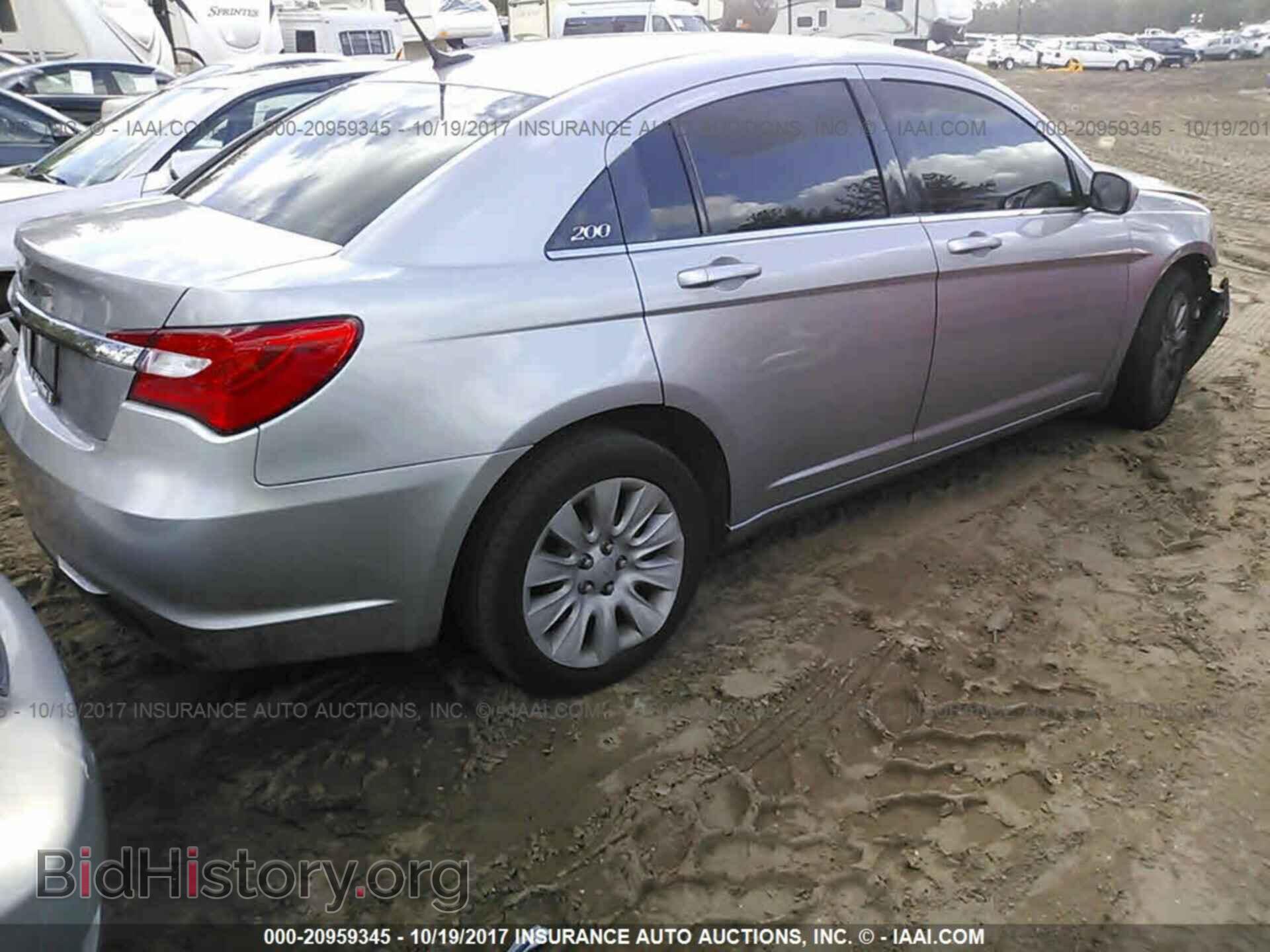 2013 Chrysler 200 - VIN: 1C3CCBAB5DN686260 - Photo 4