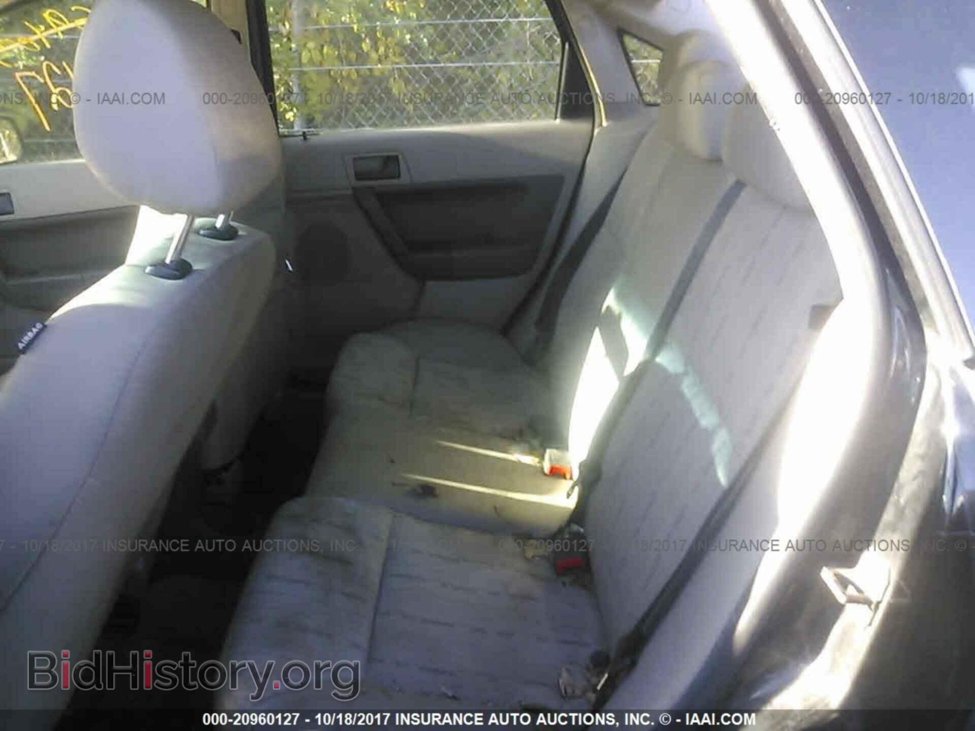 2011 Ford Focus - VIN: 1FAHP3FN2BW192188 - Фото 8