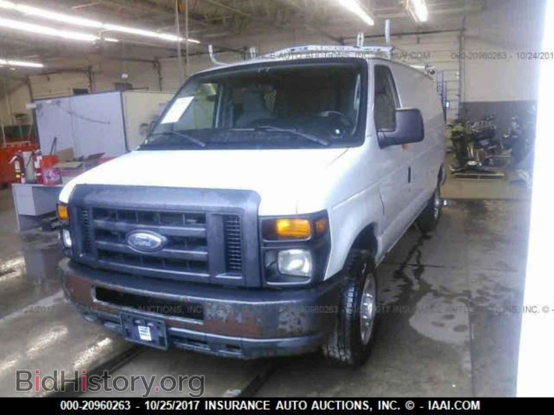 2011 Ford Econoline - VIN: 1FTNE1EW1BDB32920 - Фото 2