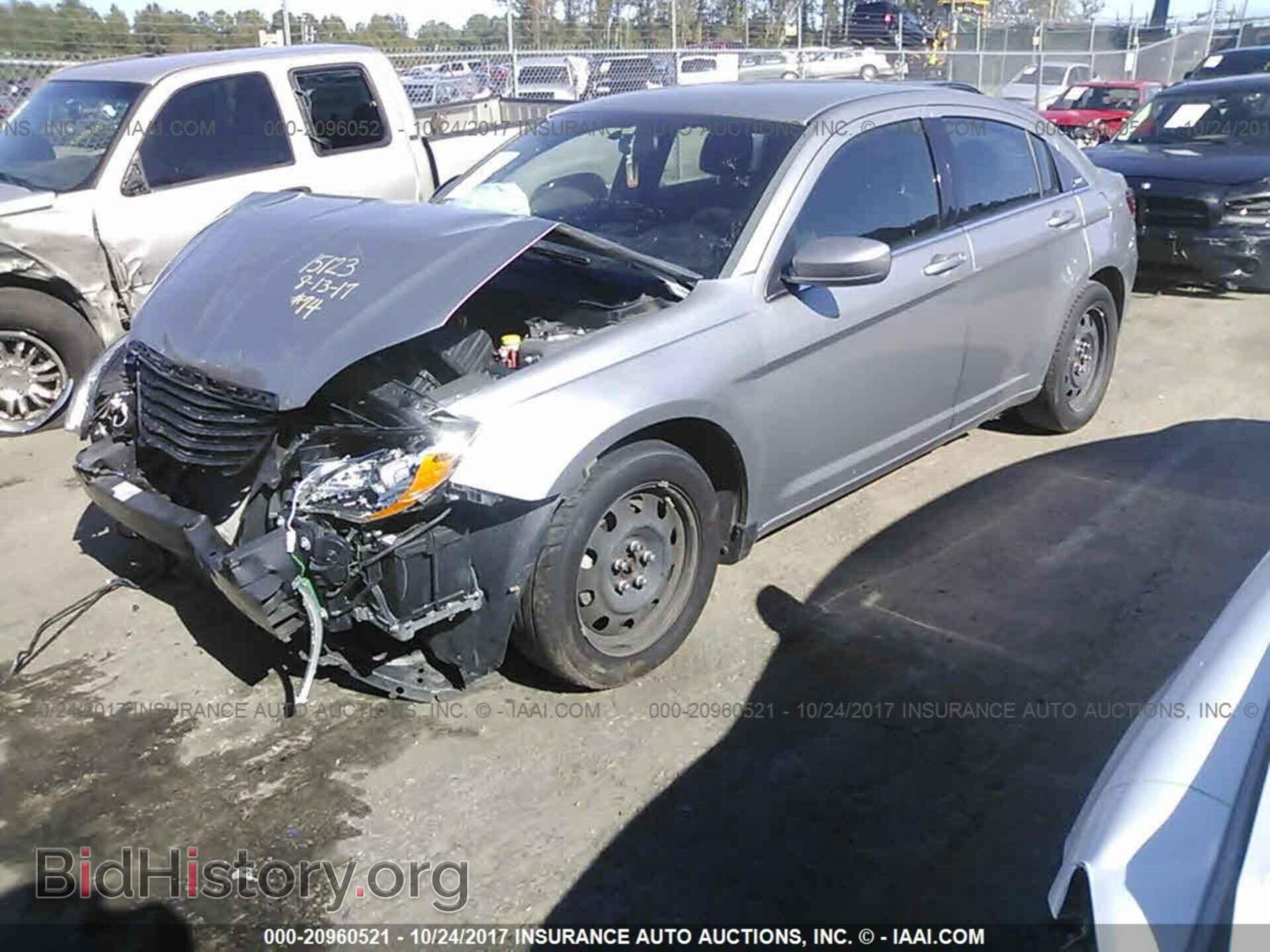 2014 Chrysler 200 - VIN: 1C3CCBAB5EN208907 - Photo 2