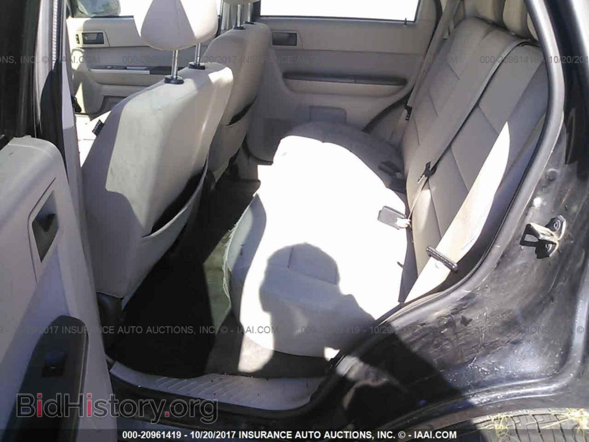 2011 Ford Escape - VIN: 1FMCU9D78BKB21777 - Фото 8