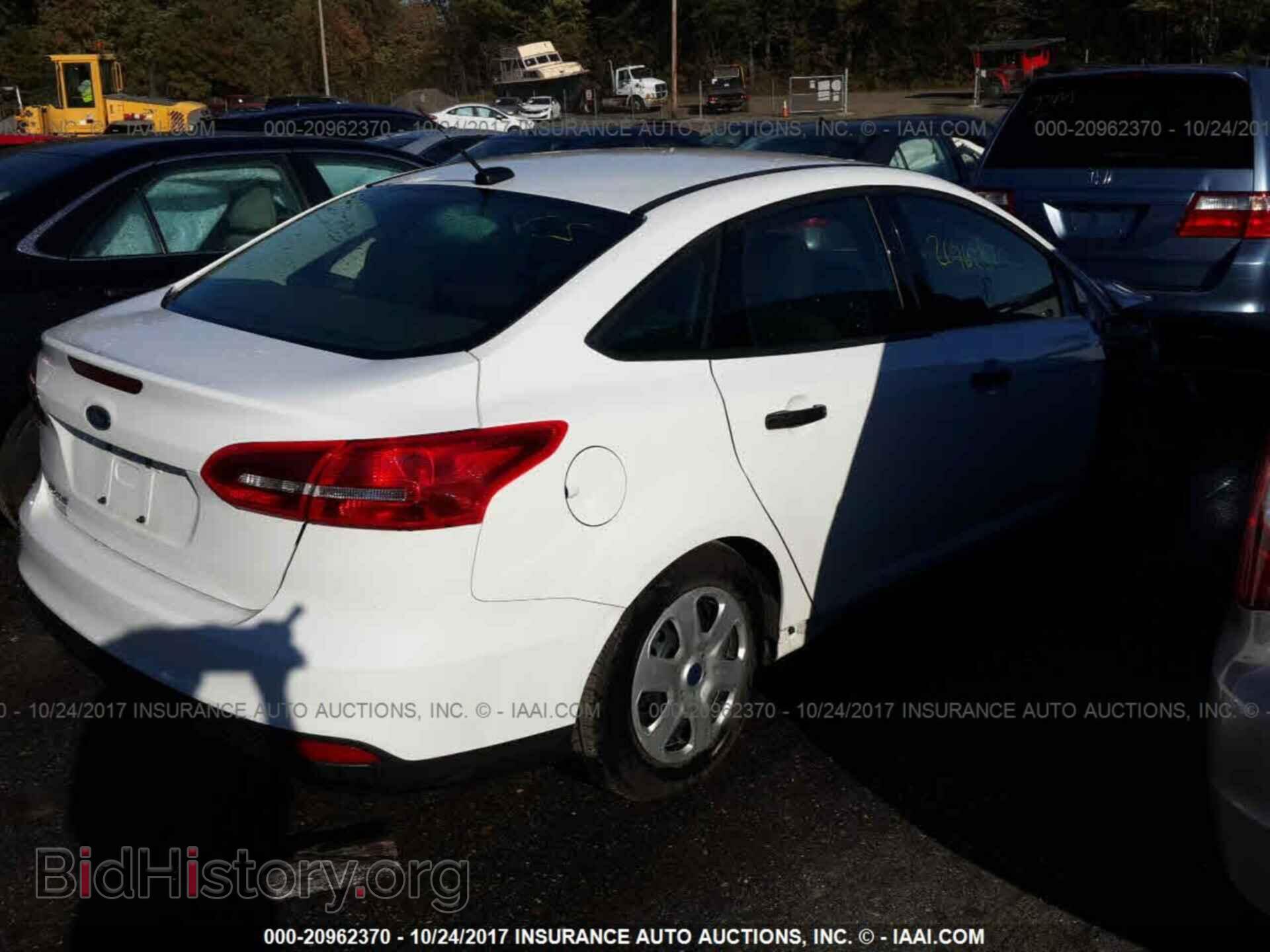 2016 Ford Focus - VIN: 1FADP3E28GL377151 - Фото 4