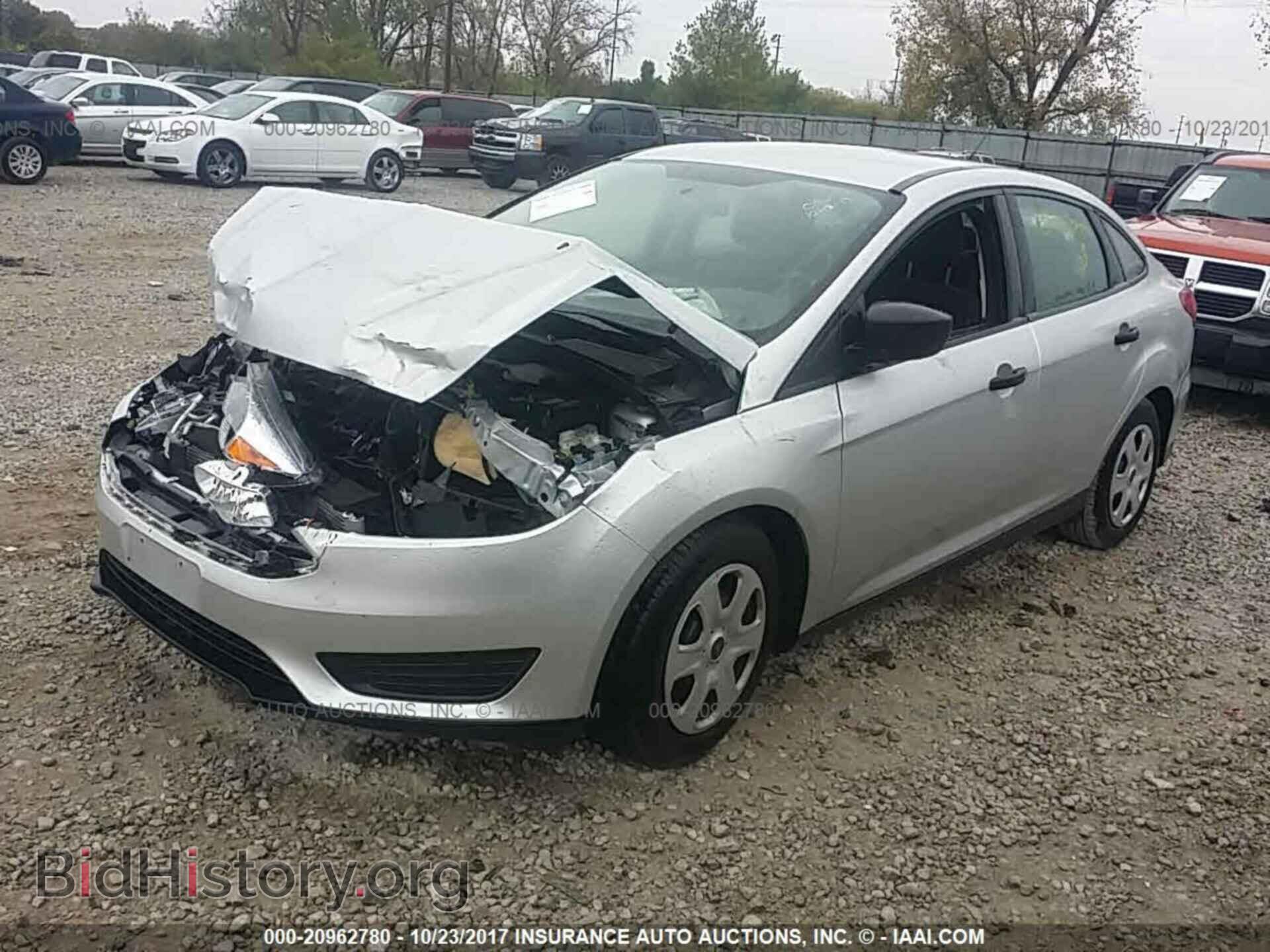 2017 Ford Focus - VIN: 1FADP3E2XHL243825 - Photo 2