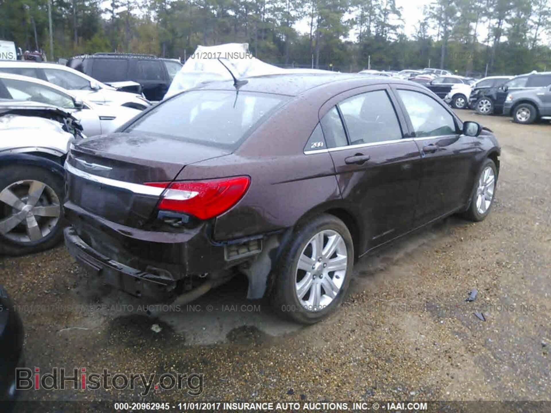 2013 Chrysler 200 - VIN: 1C3CCBAB7DN648268 - Photo 4