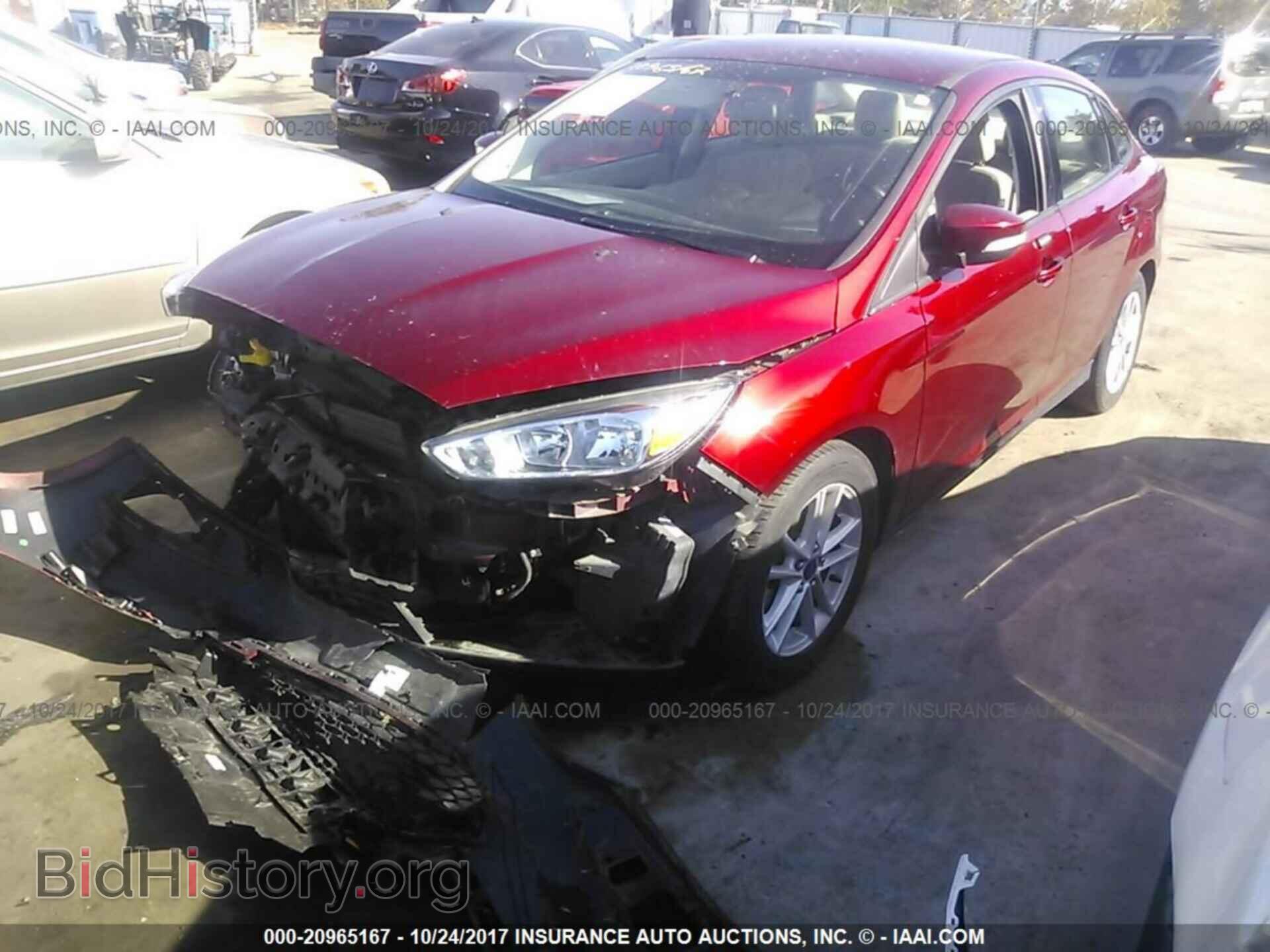 2015 Ford Focus - VIN: 1FADP3F29FL231452 - Photo 2