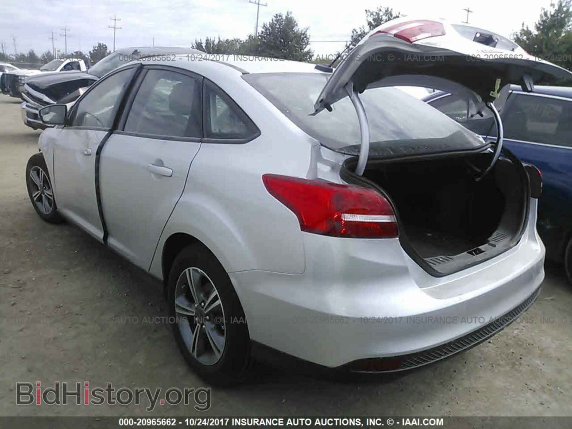 2017 Ford Focus - VIN: 1FADP3FE5HL332601 - Фото 3