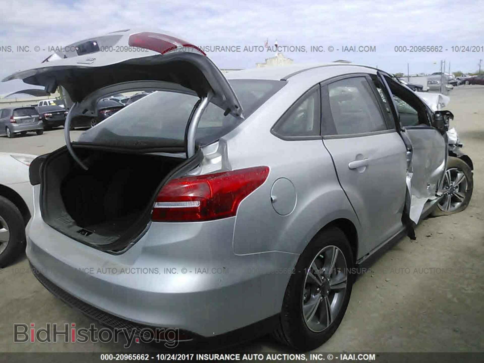 2017 Ford Focus - VIN: 1FADP3FE5HL332601 - Фото 4