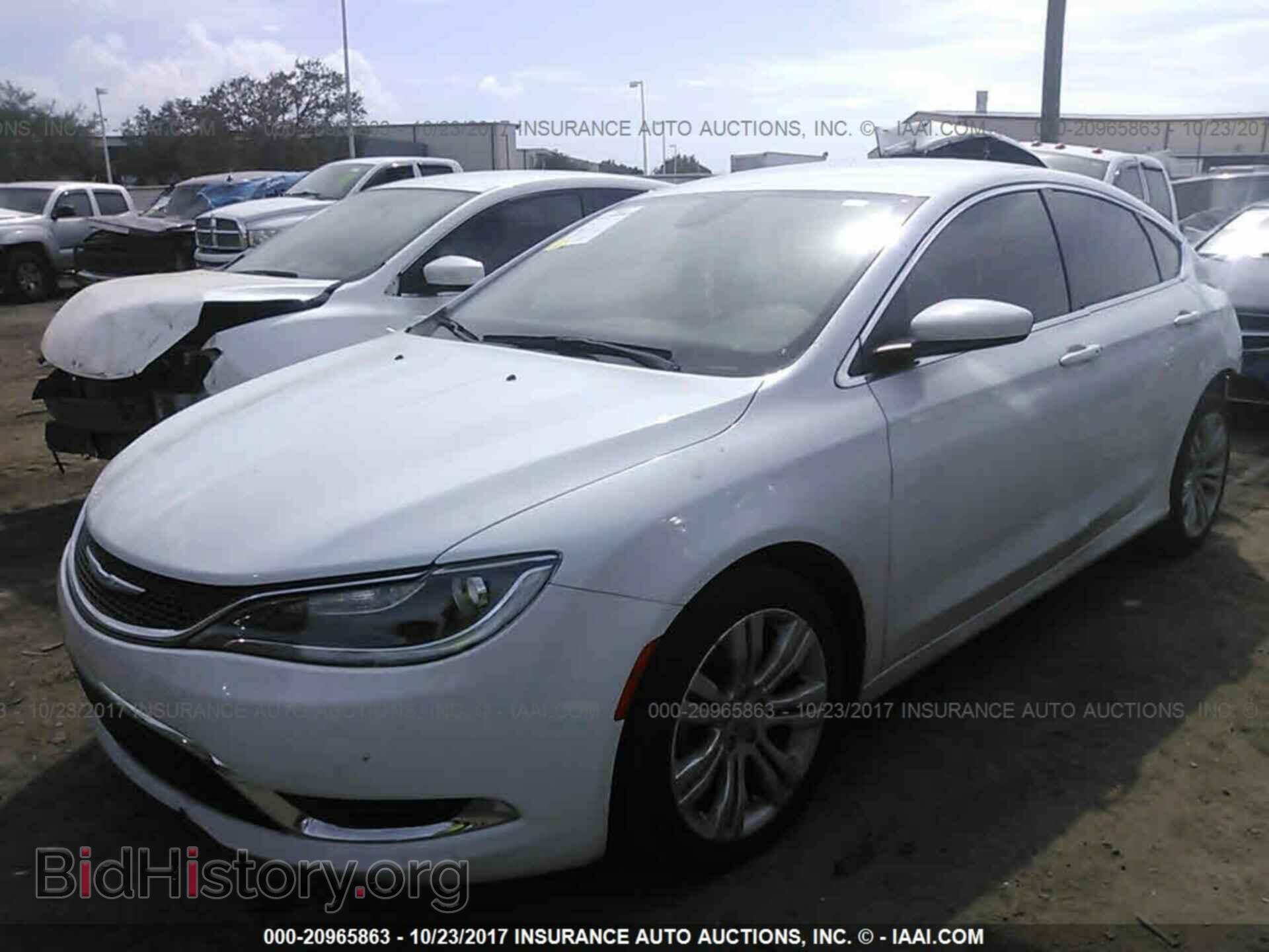 2015 Chrysler 200 - VIN: 1C3CCCAB7FN754762 - Фото 2