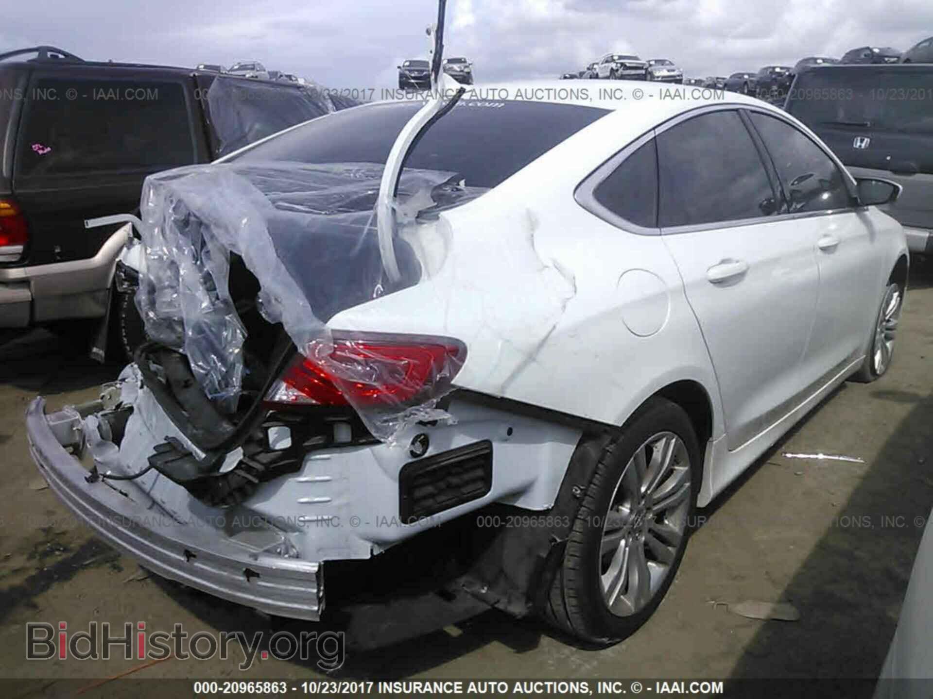 2015 Chrysler 200 - VIN: 1C3CCCAB7FN754762 - Фото 4