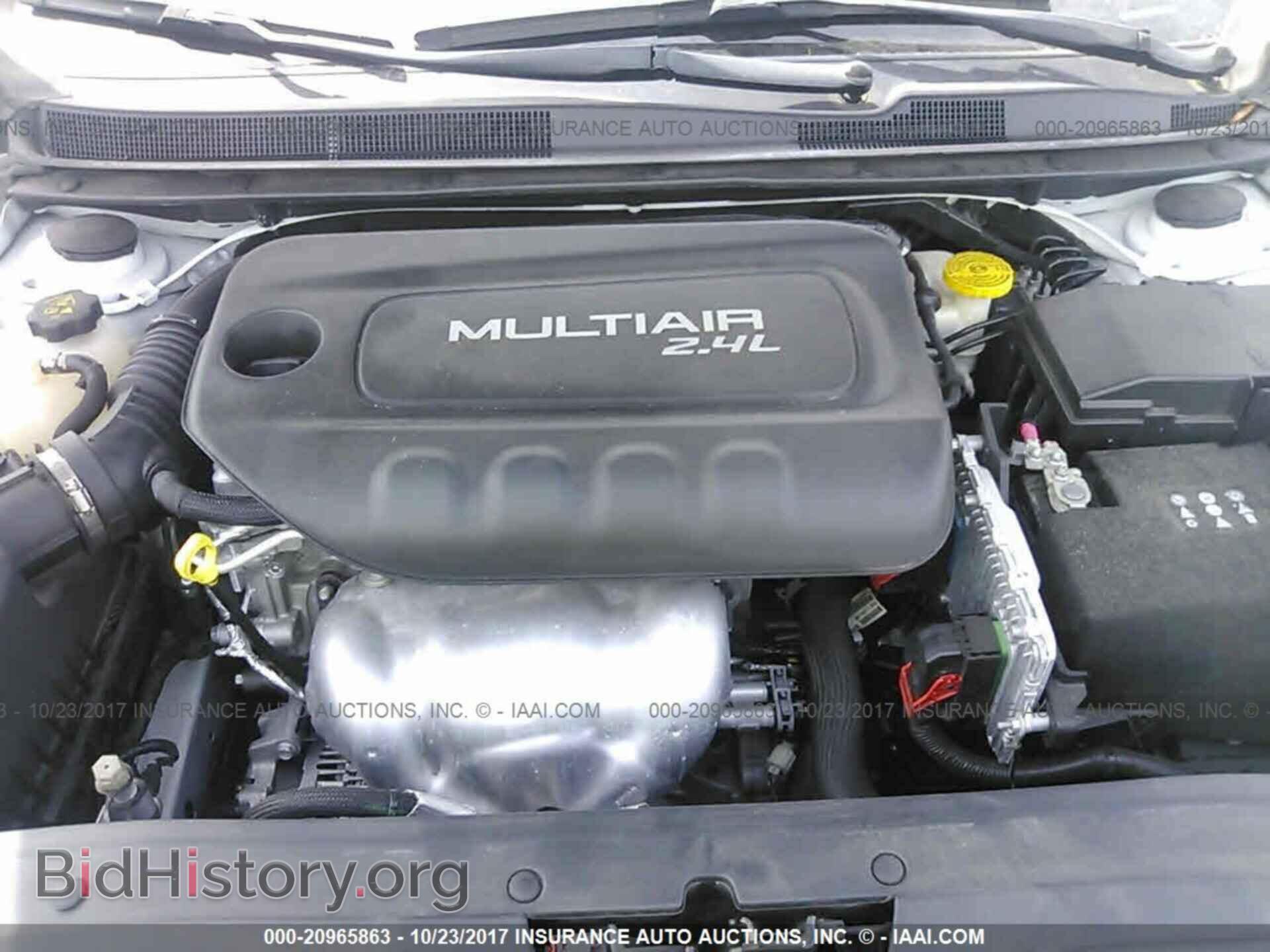 2015 Chrysler 200 - VIN: 1C3CCCAB7FN754762 - Фото 10