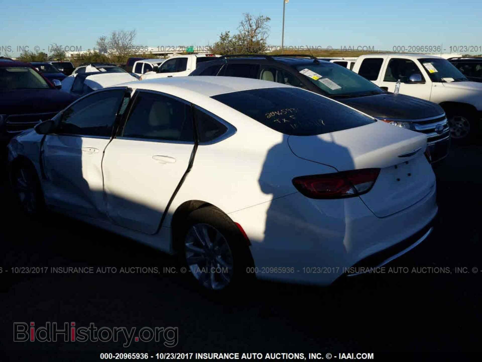 2016 Chrysler 200 - VIN: 1C3CCCAB1GN167748 - Photo 3