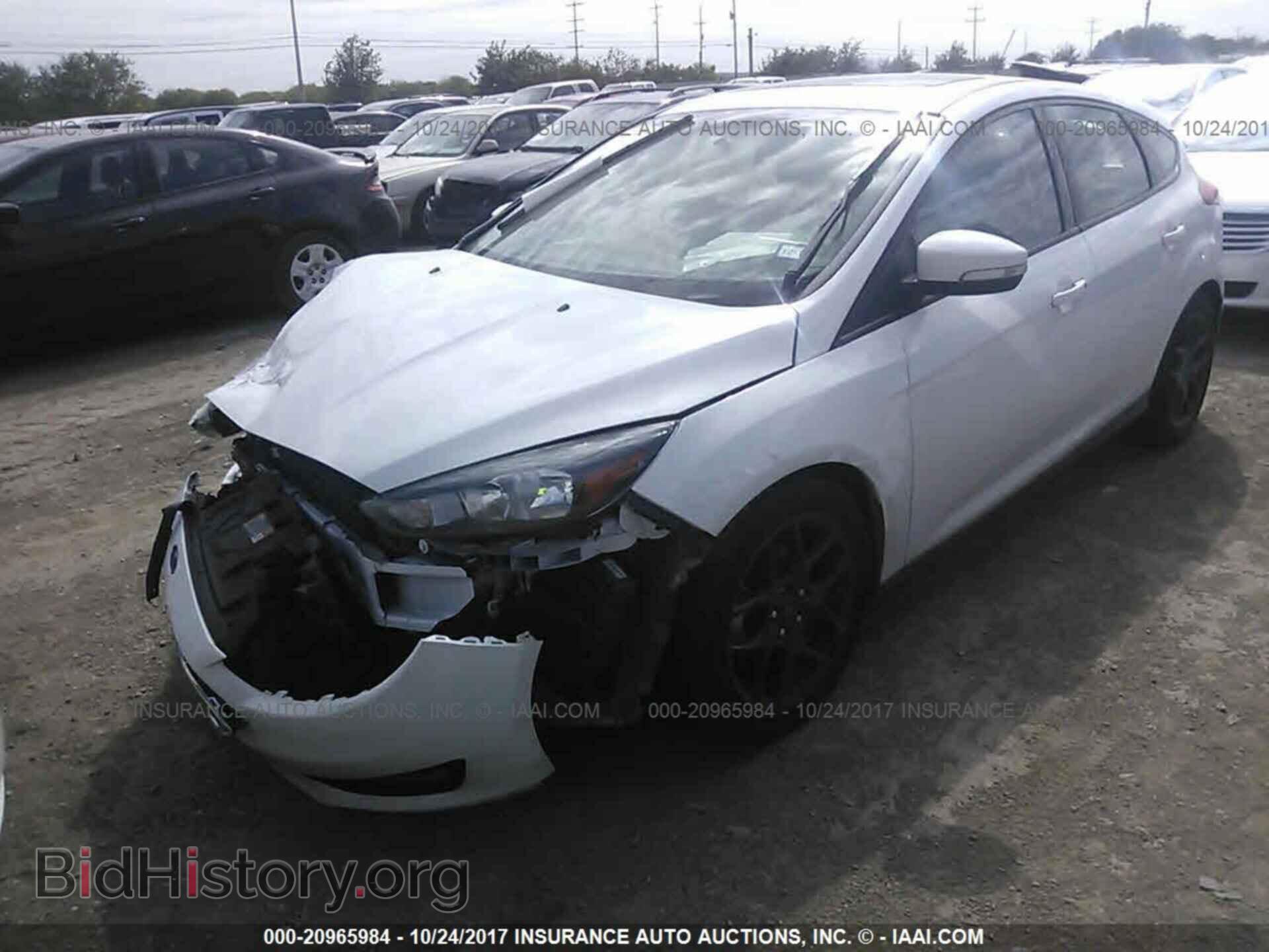 2016 Ford Focus - VIN: 1FADP3K20GL307695 - Photo 2