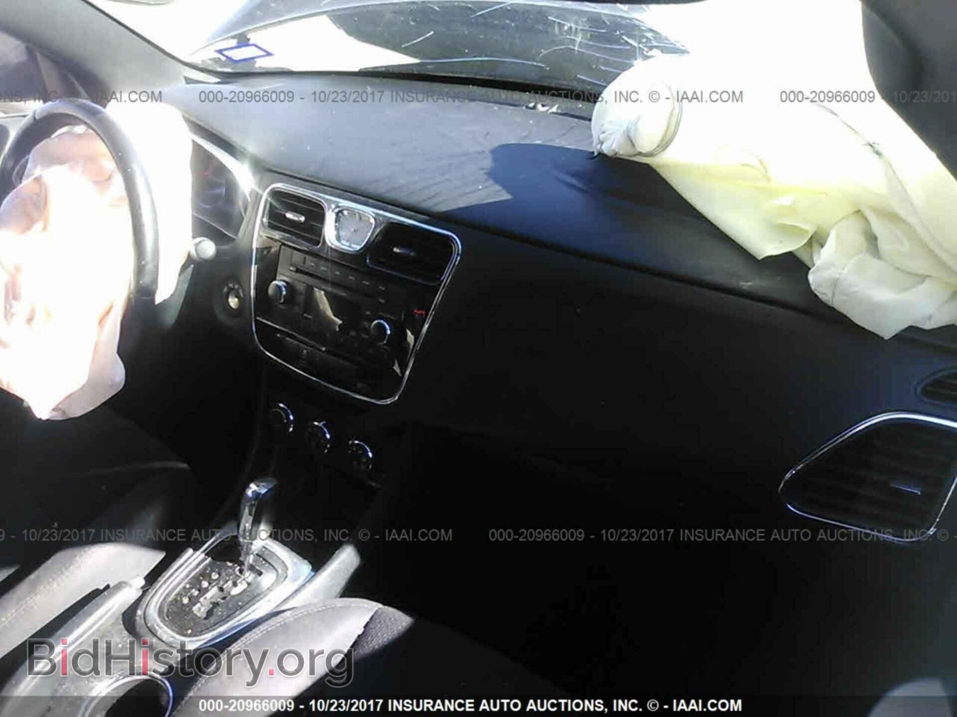 2013 Chrysler 200 - VIN: 1C3BCBEB8DN526797 - Photo 5