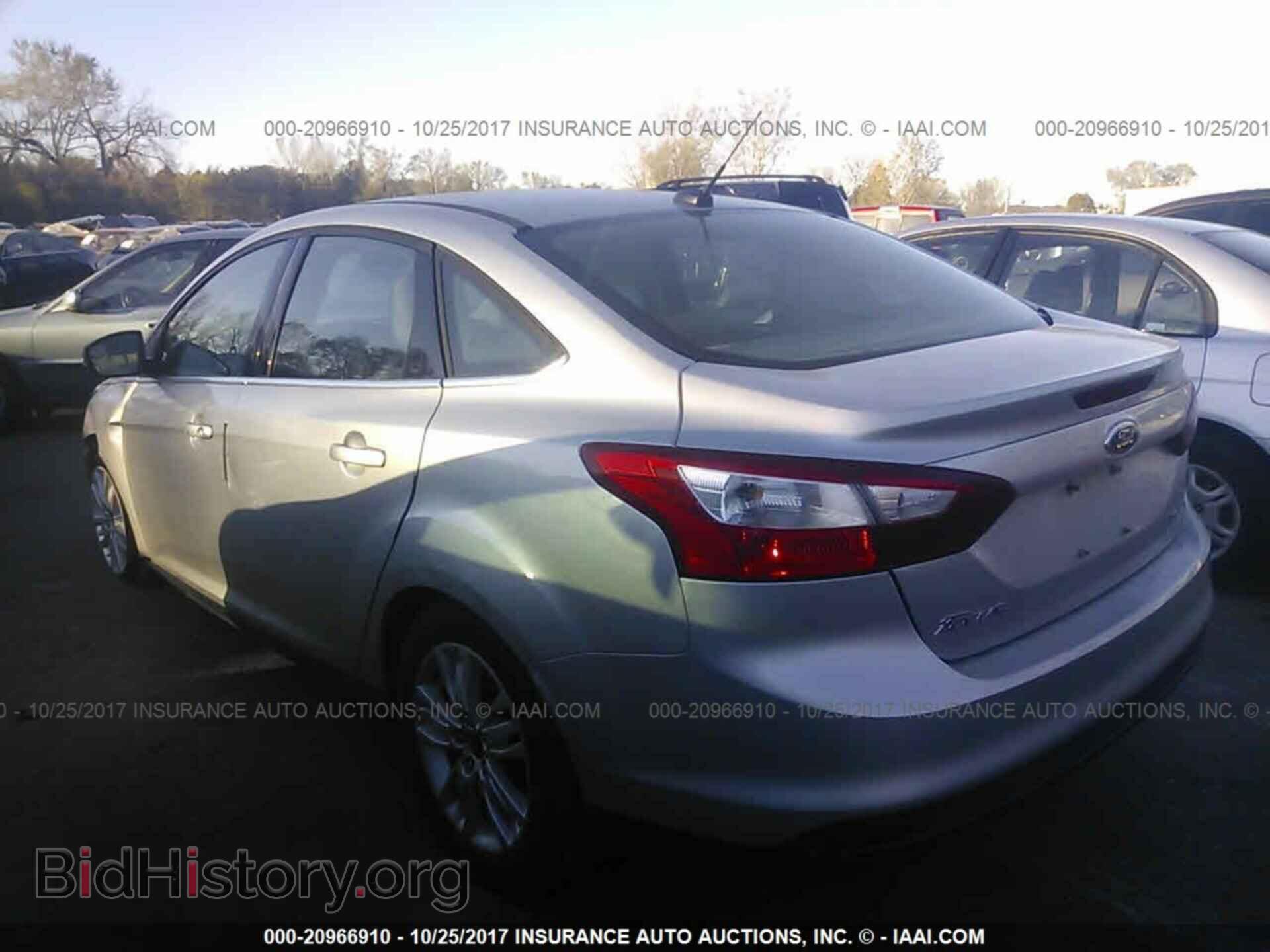 2012 Ford Focus - VIN: 1FAHP3H22CL107596 - Фото 3