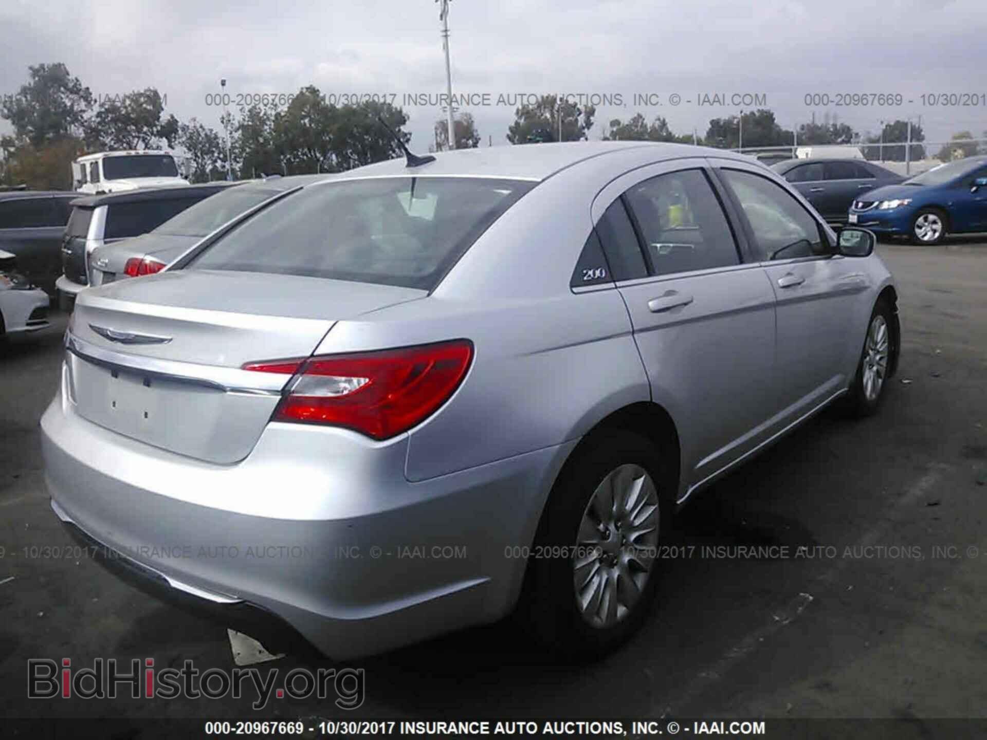 2012 Chrysler 200 - VIN: 1C3CCBAB9CN319411 - Фото 4