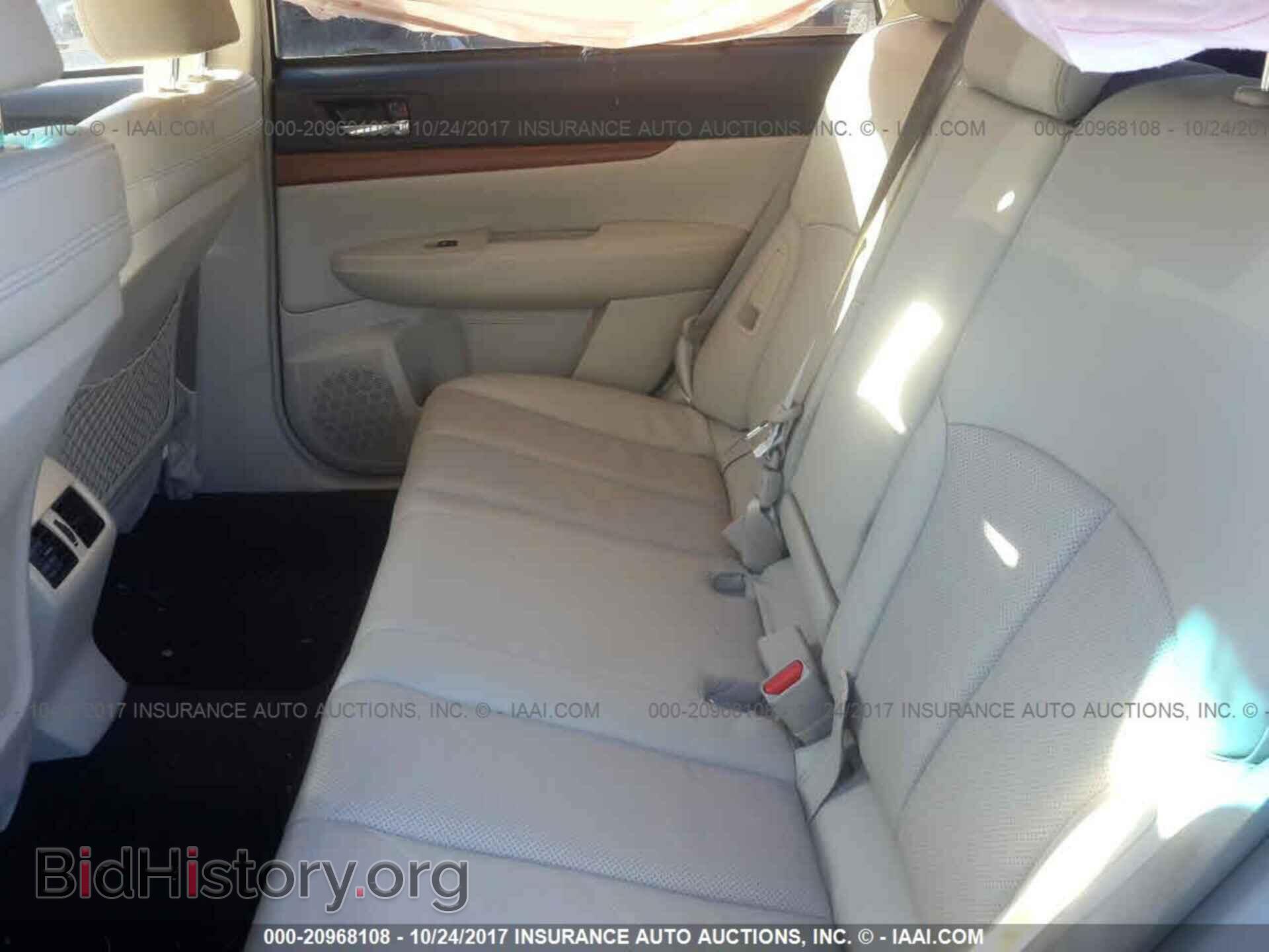 2014 Subaru Outback - VIN: 4S4BRBLC4E3304885 - Photo 8