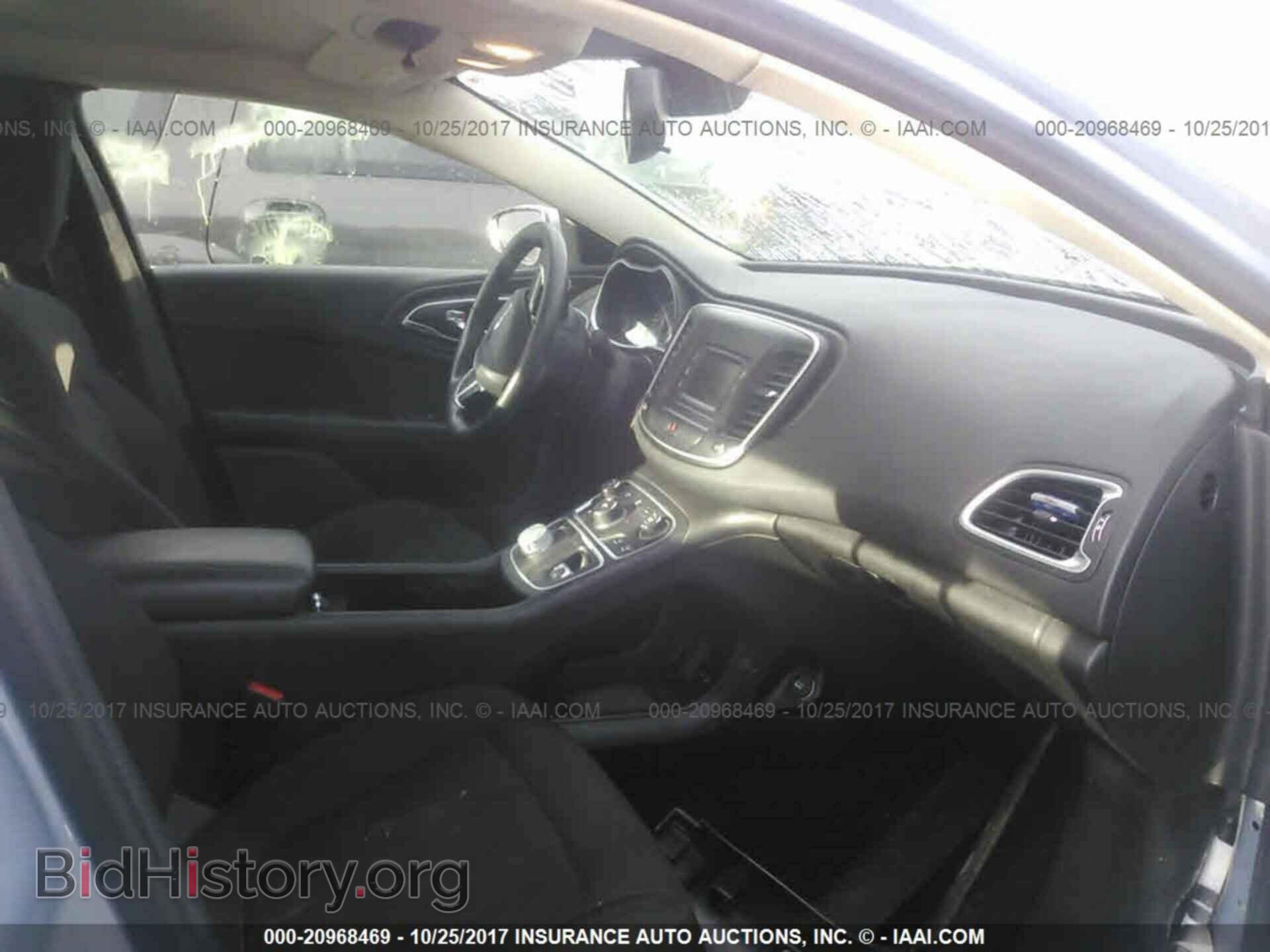 2015 Chrysler 200 - VIN: 1C3CCCAB8FN720586 - Photo 5