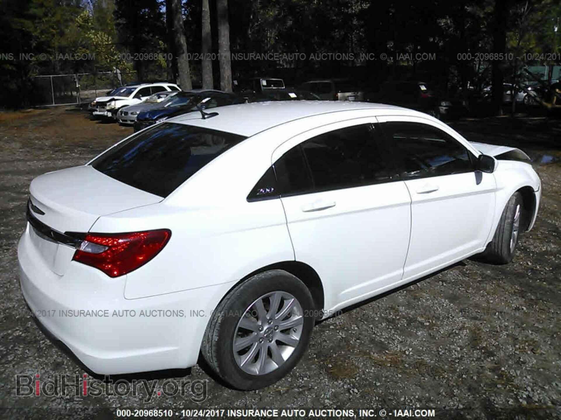 2013 Chrysler 200 - VIN: 1C3CCBBB9DN694750 - Photo 4