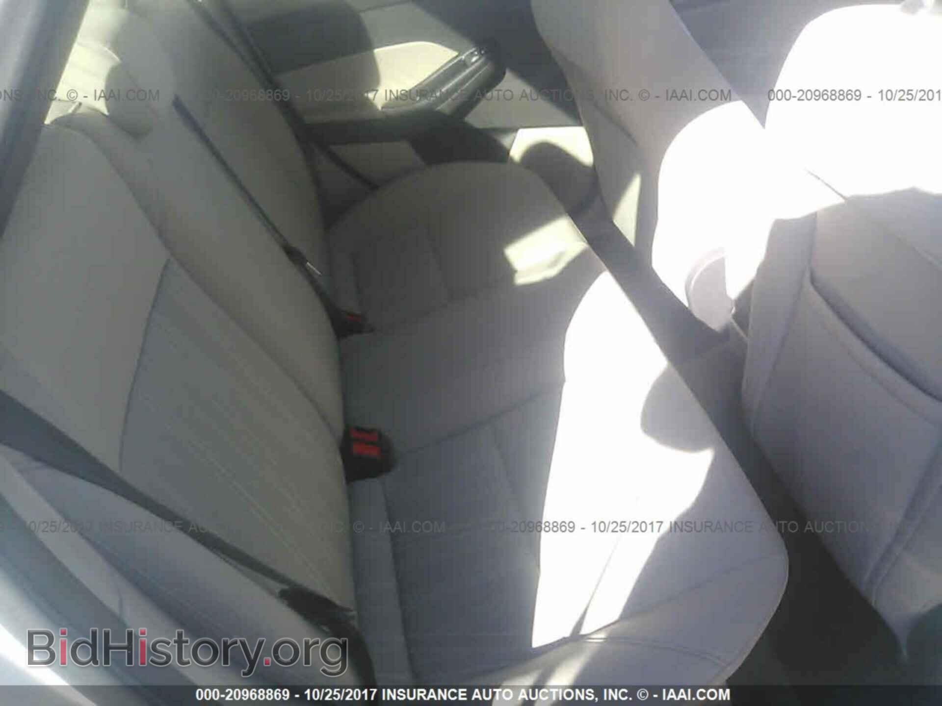 2016 Ford Focus - VIN: 1FADP3F29GL267465 - Photo 8