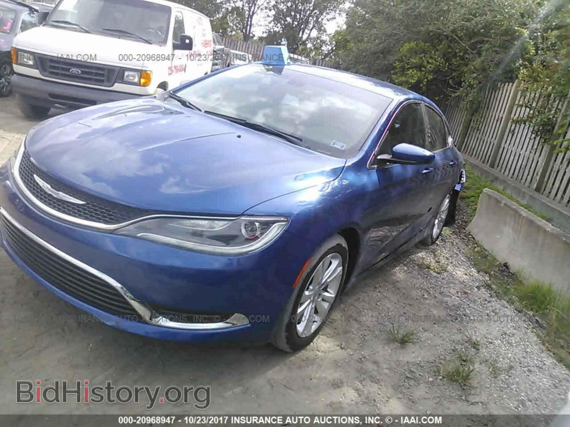 2015 Chrysler 200 - VIN: 1C3CCCAB3FN739269 - Photo 2