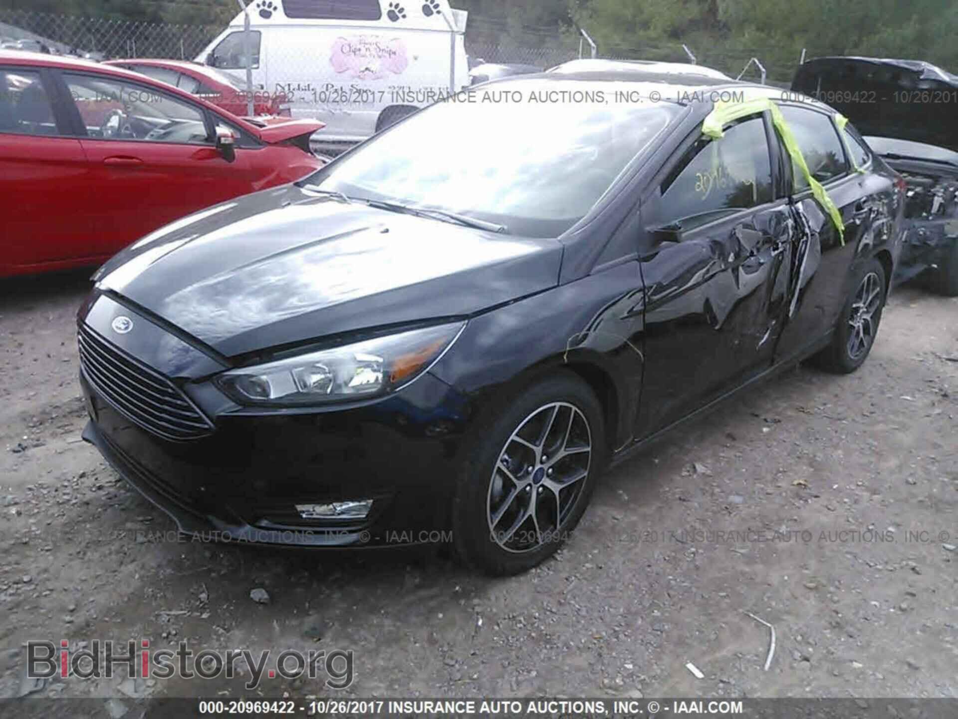 2017 Ford Focus - VIN: 1FADP3FE3HL306837 - Photo 2