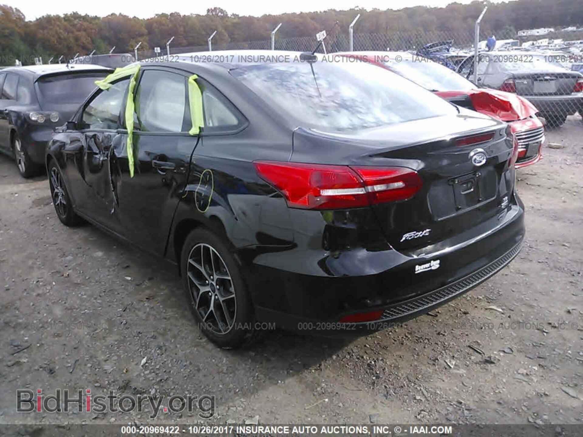 2017 Ford Focus - VIN: 1FADP3FE3HL306837 - Photo 3