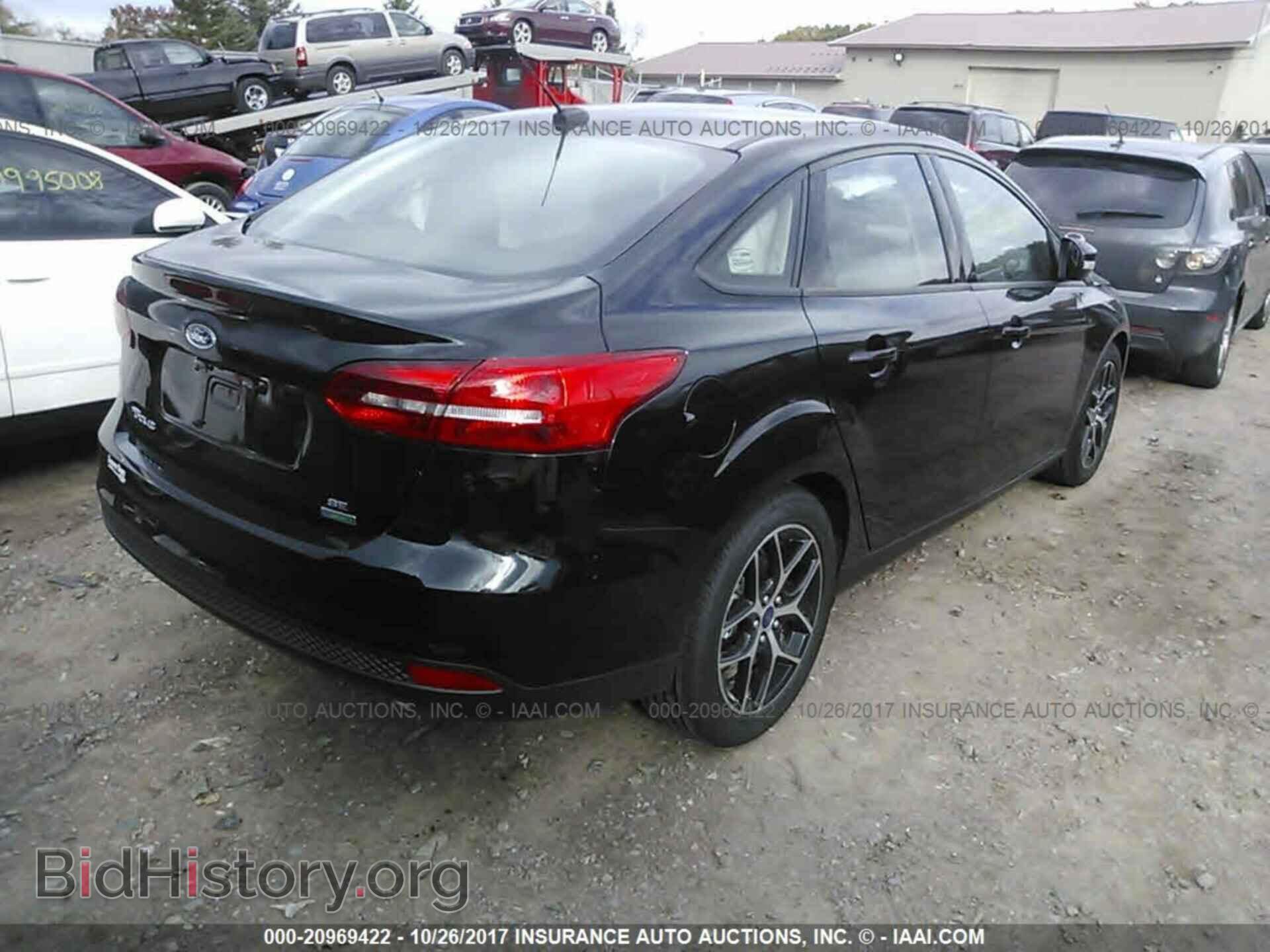 2017 Ford Focus - VIN: 1FADP3FE3HL306837 - Photo 4