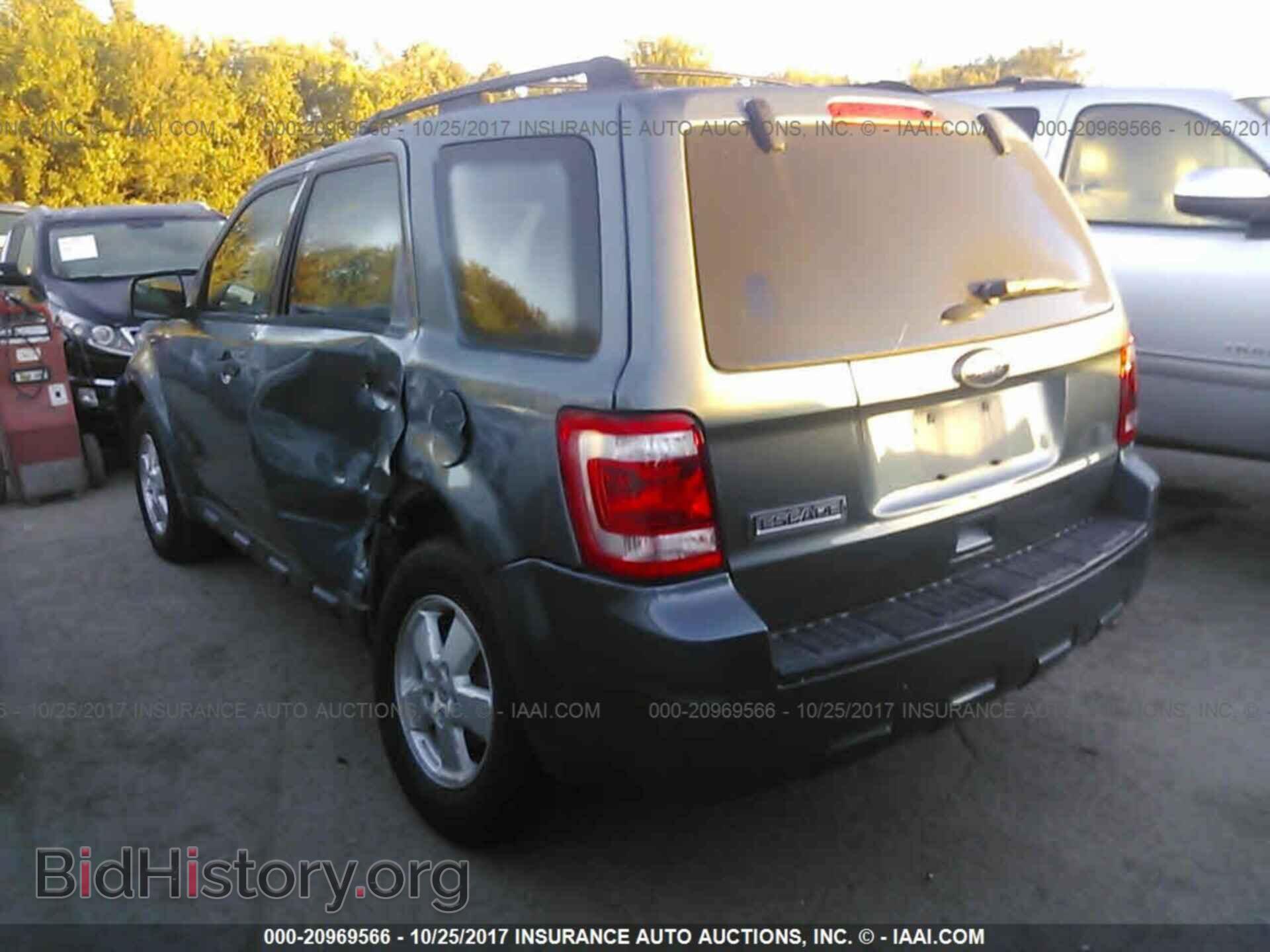 2011 Ford Escape - VIN: 1FMCU0C70BKA21640 - Photo 3