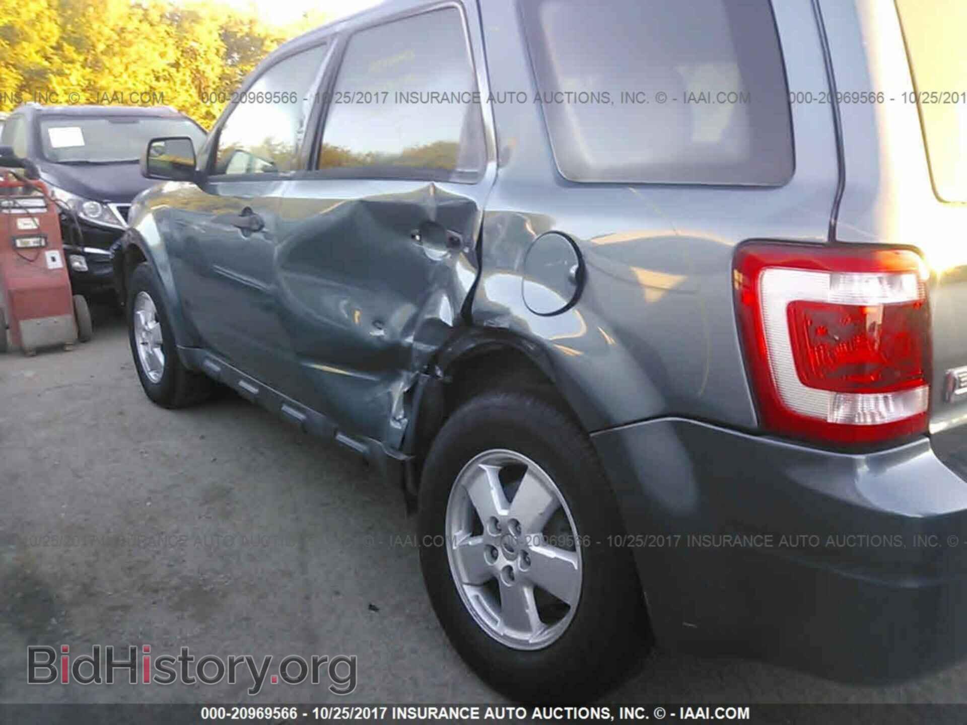 2011 Ford Escape - VIN: 1FMCU0C70BKA21640 - Photo 6