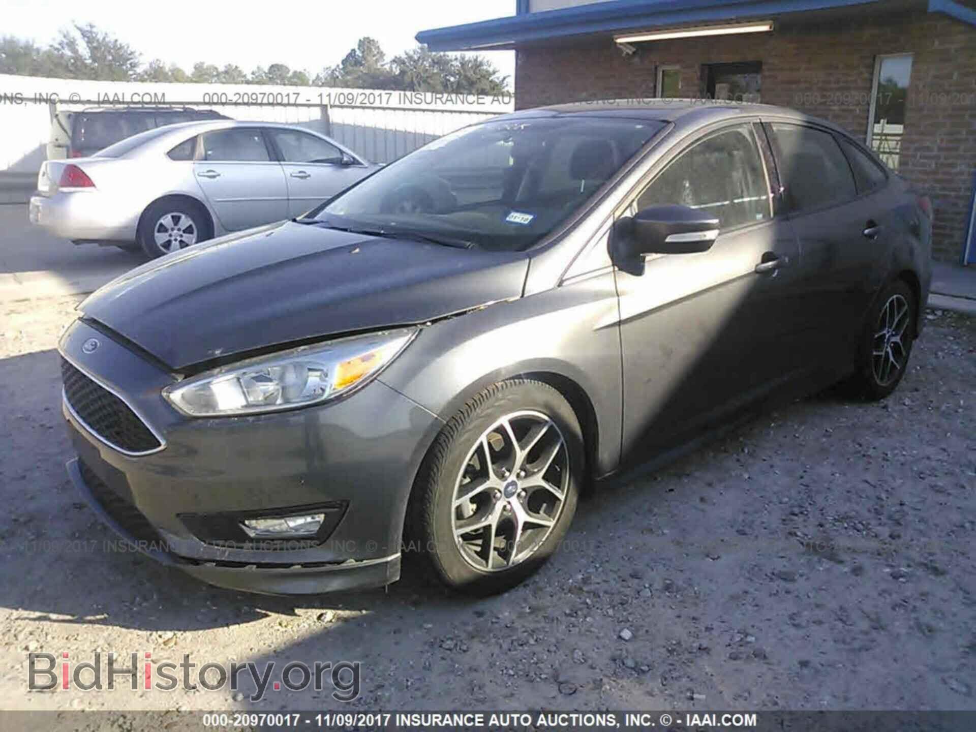 2015 Ford Focus - VIN: 1FADP3F20FL363466 - Photo 2