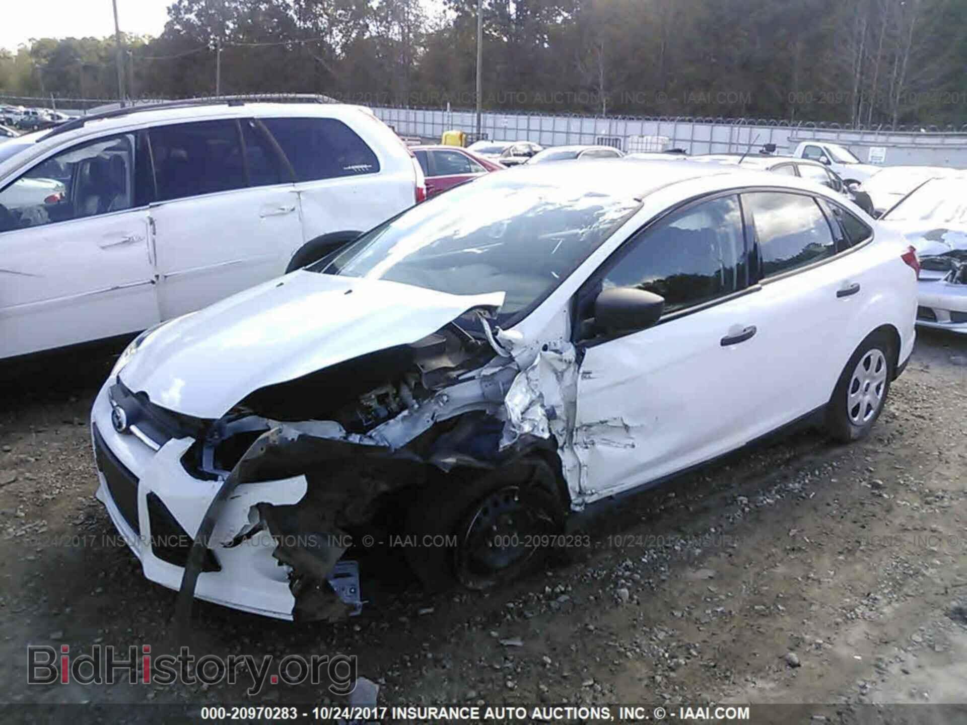 2014 Ford Focus - VIN: 1FADP3E22EL312342 - Photo 2