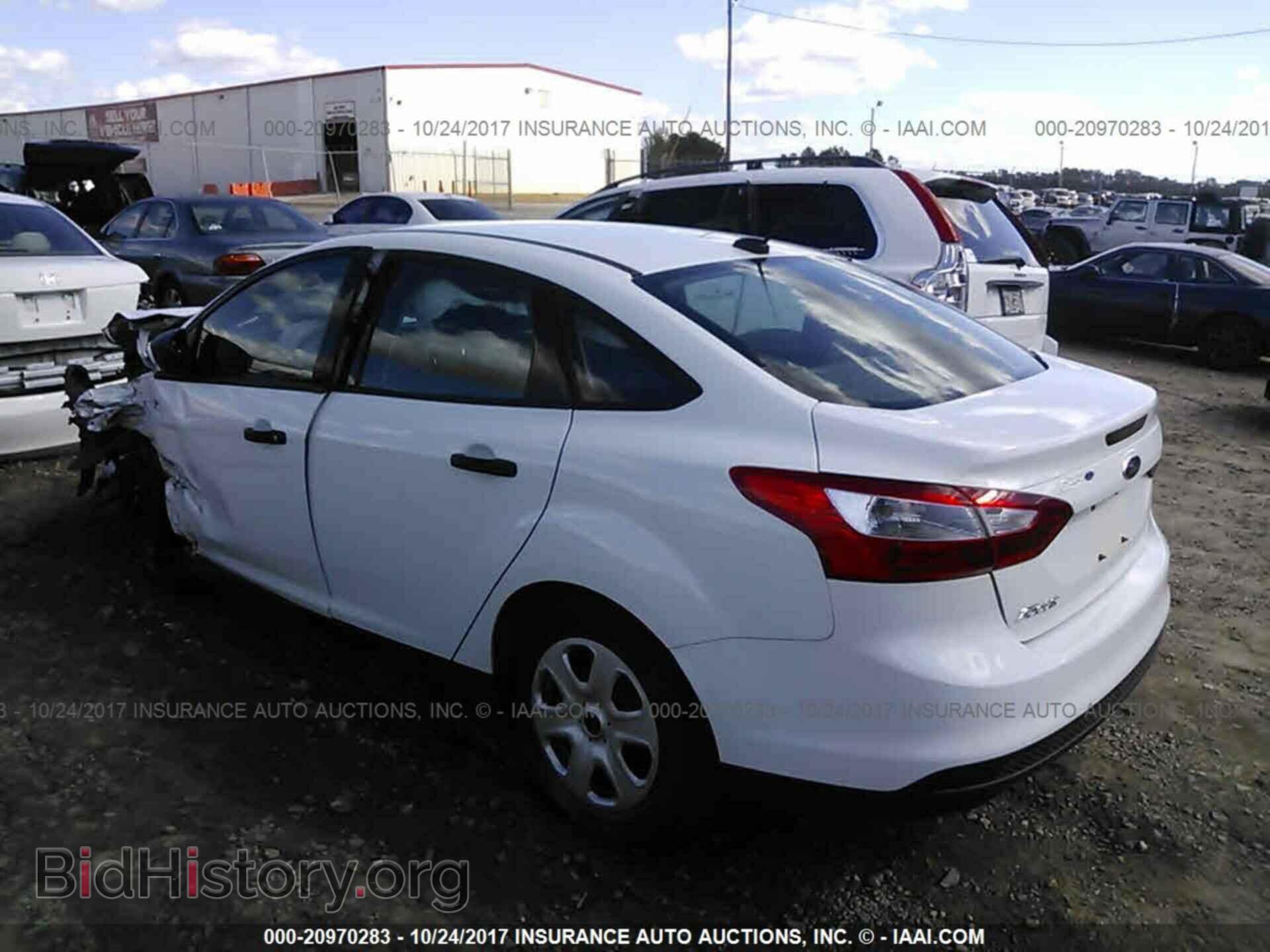 2014 Ford Focus - VIN: 1FADP3E22EL312342 - Photo 3