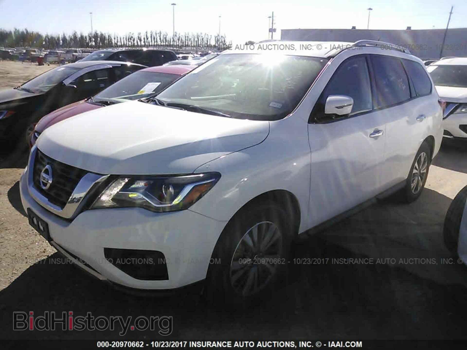 2017 Nissan Pathfinder - VIN: 5N1DR2MN0HC625075 - Фото 2