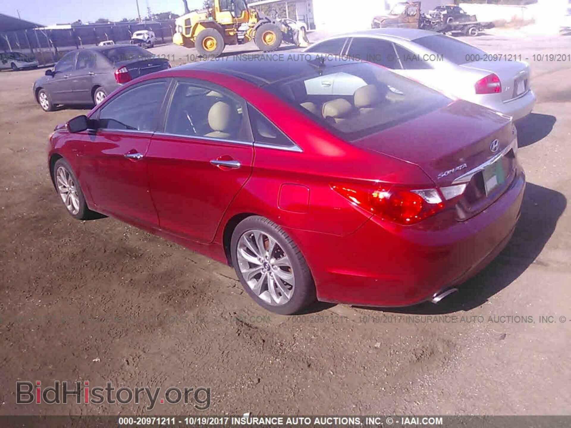 2012 Hyundai Sonata - VIN: 5NPEC4AB2CH382074 - Фото 3