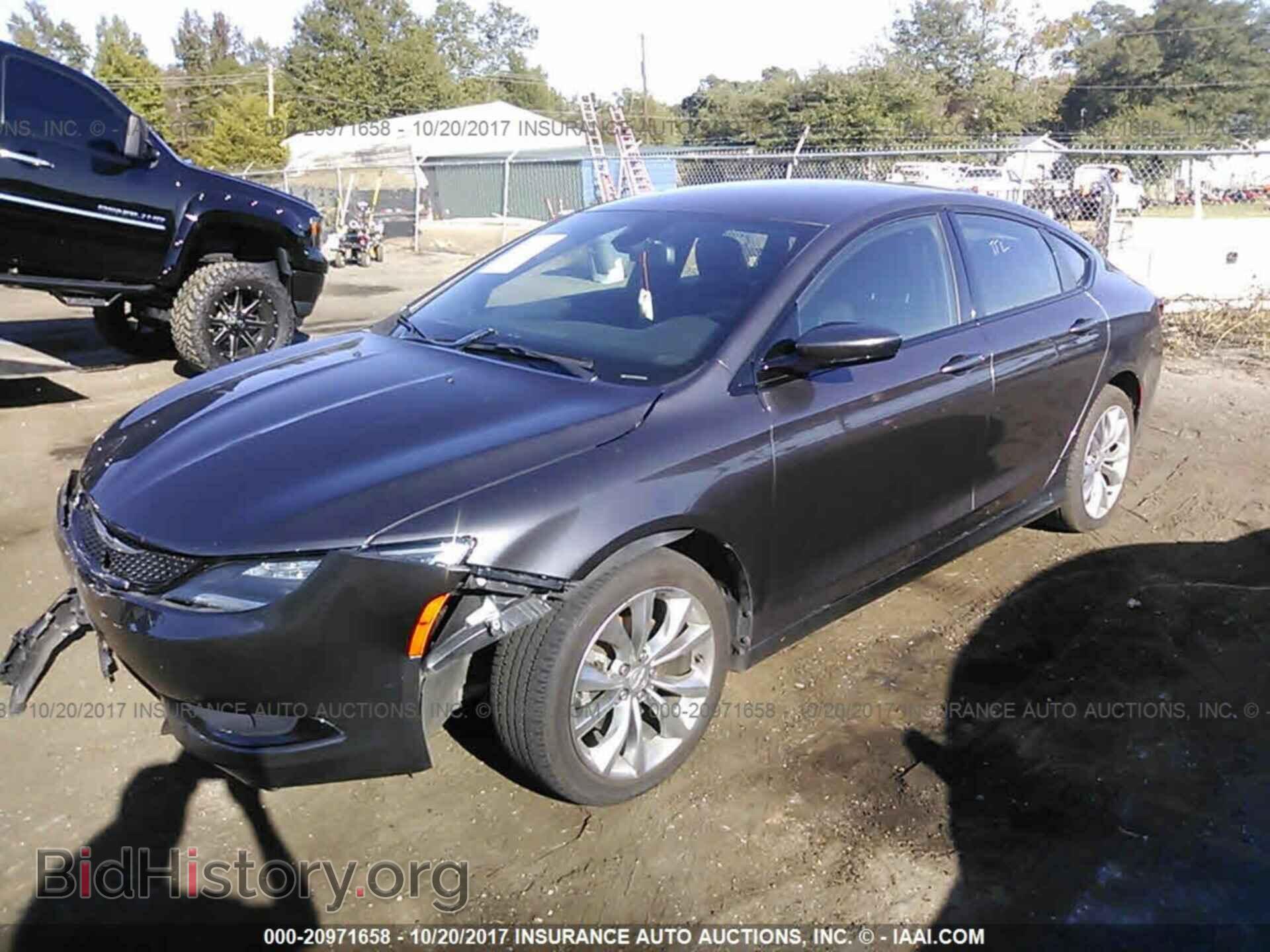 2015 Chrysler 200 - VIN: 1C3CCCBBXFN746220 - Фото 2