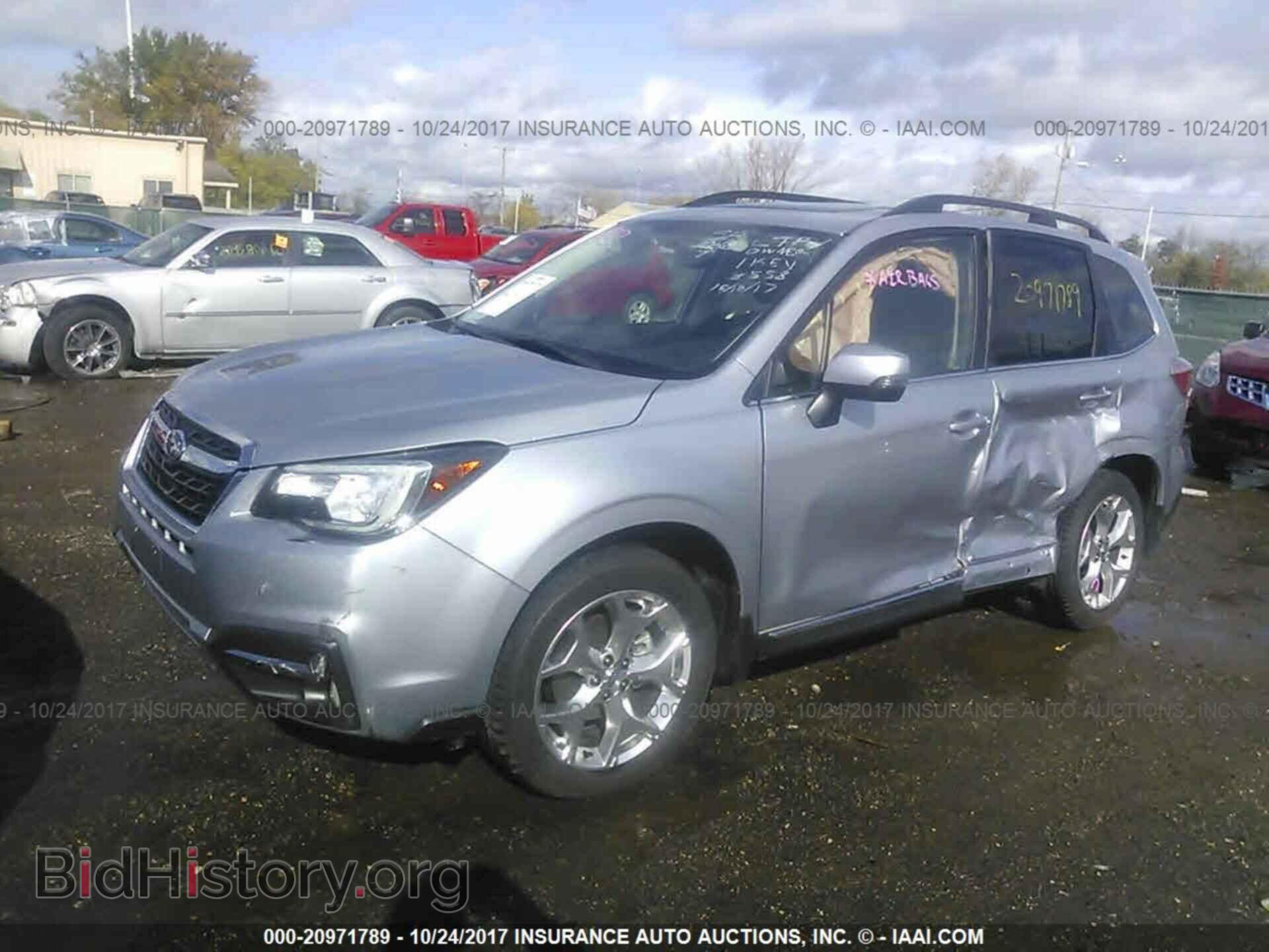 2017 Subaru Forester - VIN: JF2SJAWC6HH558558 - Photo 2