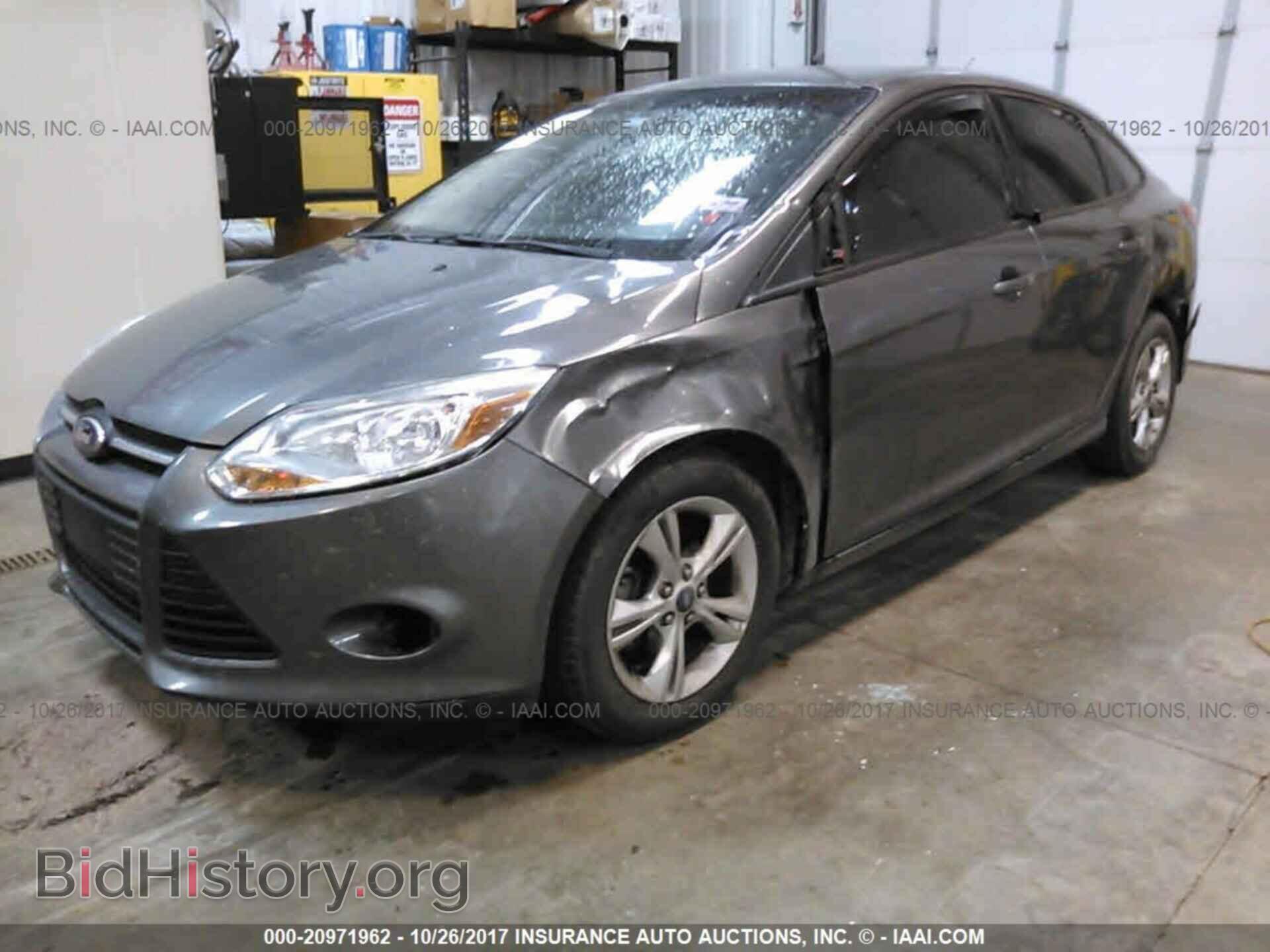2013 Ford Focus - VIN: 1FADP3F22DL104510 - Photo 2