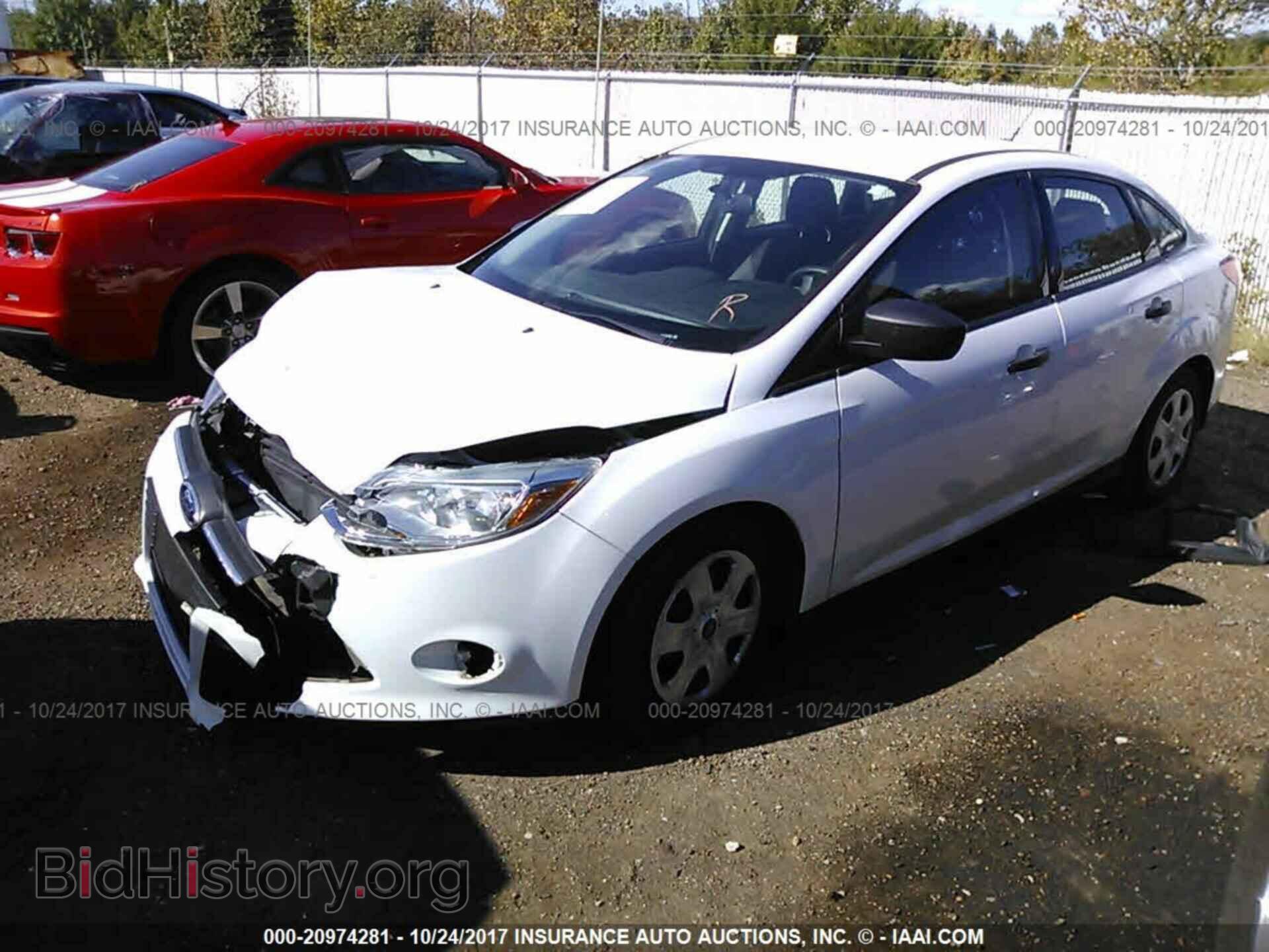 2014 Ford Focus - VIN: 1FADP3E27EL249397 - Photo 2