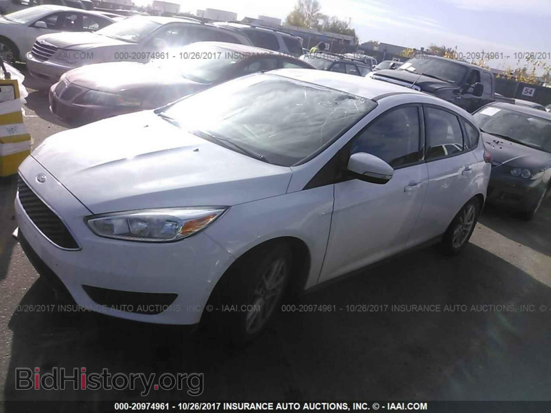 2015 Ford Focus - VIN: 1FADP3K22FL301069 - Фото 2