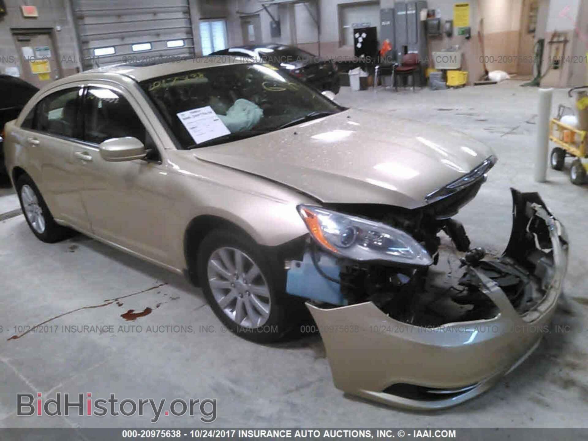 Photo 1C3BC1FB1BN500158 - Chrysler 200 2011