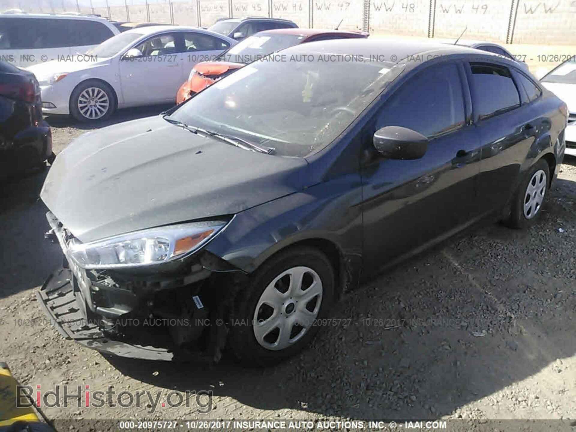 2016 Ford Focus - VIN: 1FADP3E2XGL387633 - Photo 2