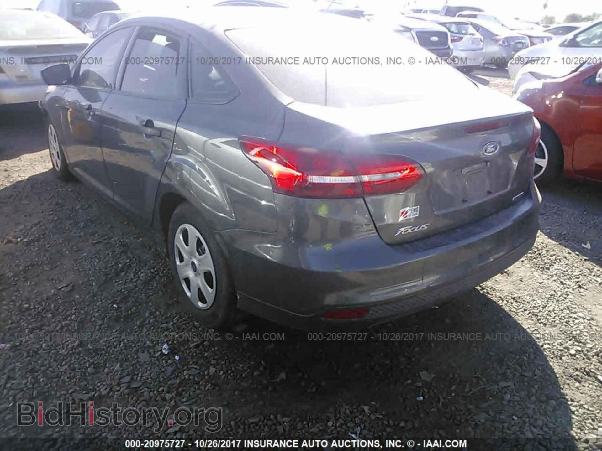 2016 Ford Focus - VIN: 1FADP3E2XGL387633 - Photo 3